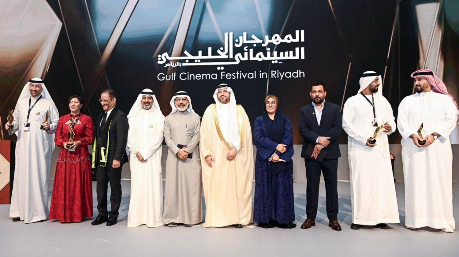 تتويج الفائزين بجوائز «المهرجان الخليجي السينمائي» في دورته الرابعة بالرياض (تصوير: بشير صالح)