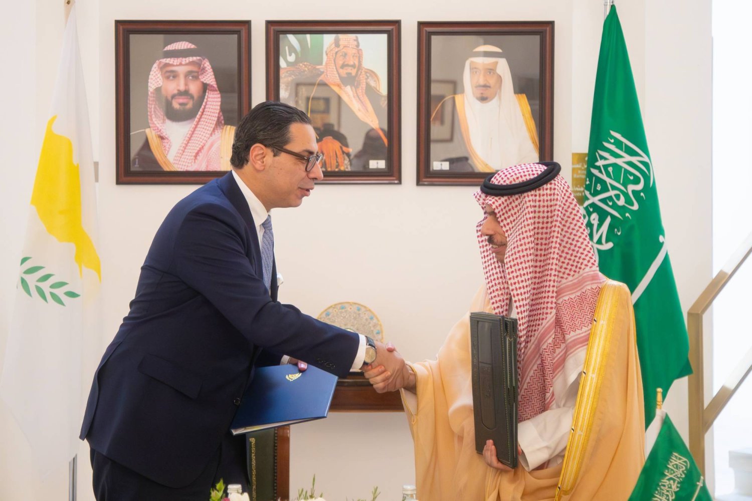 جانب من مراسم توقيع الاتفاقية بين السعودية وقبرص في الرياض (واس)
