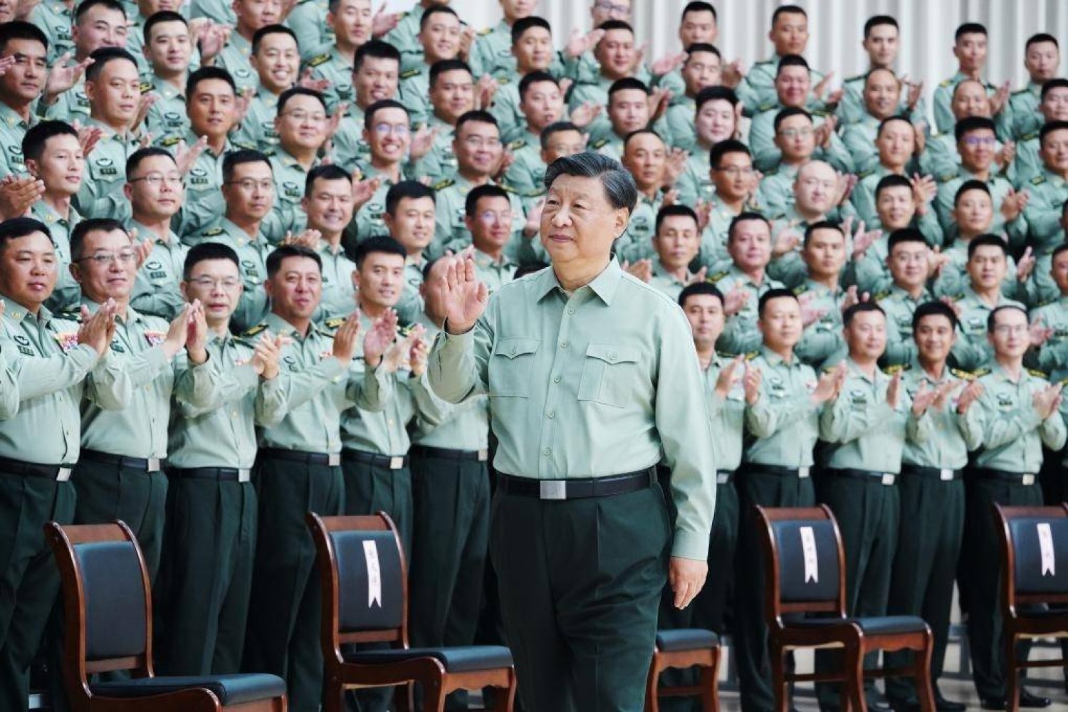 الرئيس الصيني شي جينبينغ (موقع الجيش الصيني)
