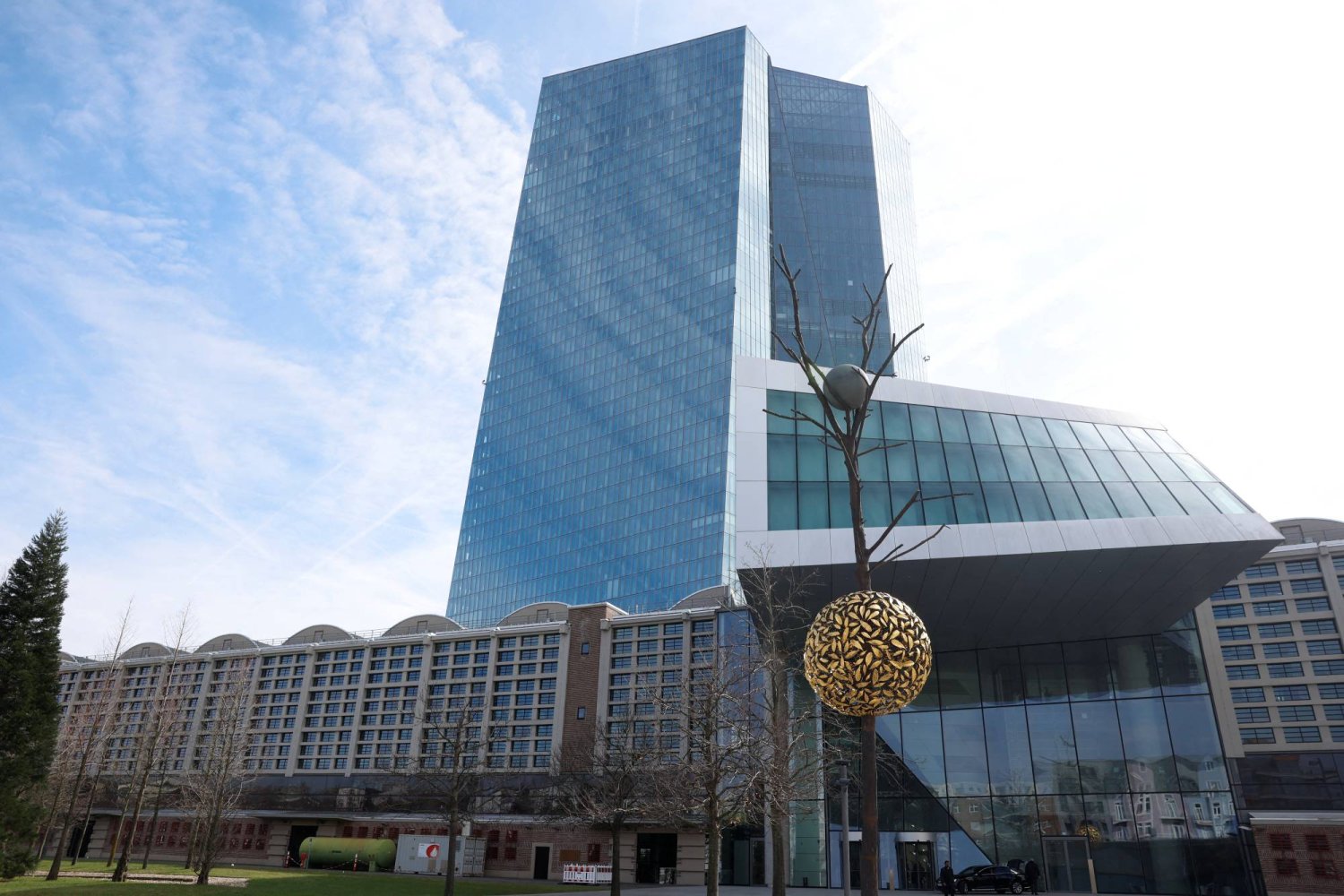 منظر لمقر المصرف المركزي الأوروبي في فرنكفورت بألمانيا (رويترز)