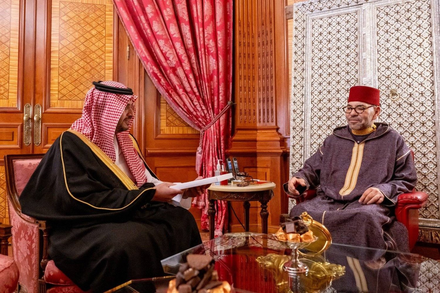 الأمير تركي بن محمد يسلّم رسالة خطية للملك محمد السادس (واس)