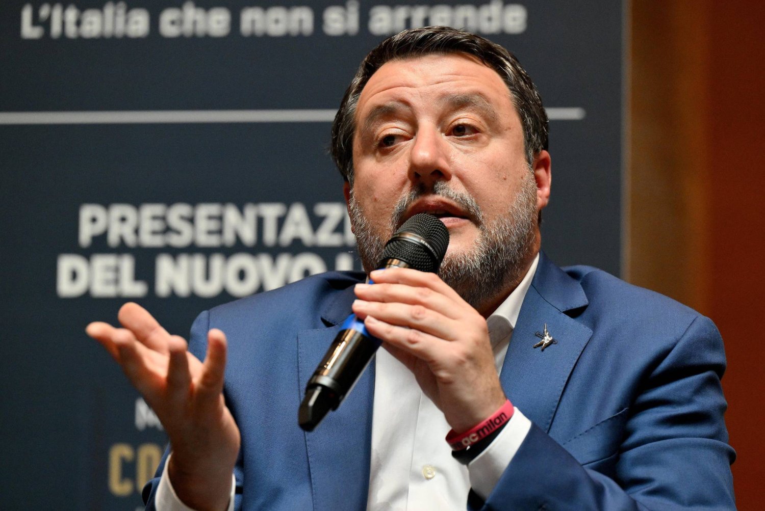 نائب رئيسة الحكومة الإيطالية ماتيو سالفيني (إ.ب.أ)