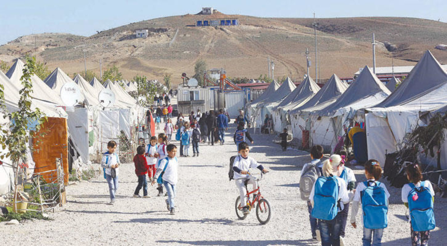 معسكر للاجئين في العثمانية (أ.ف.ب).