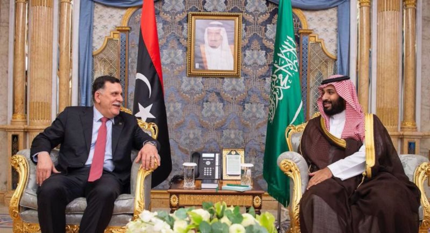 ولي العهد السعودي الأمير محمد بن سلمان يستقبل رئيس المجلس الرئاسي لحكومة الوفاق الوطني الليبية فائز السراج بجدة (واس)