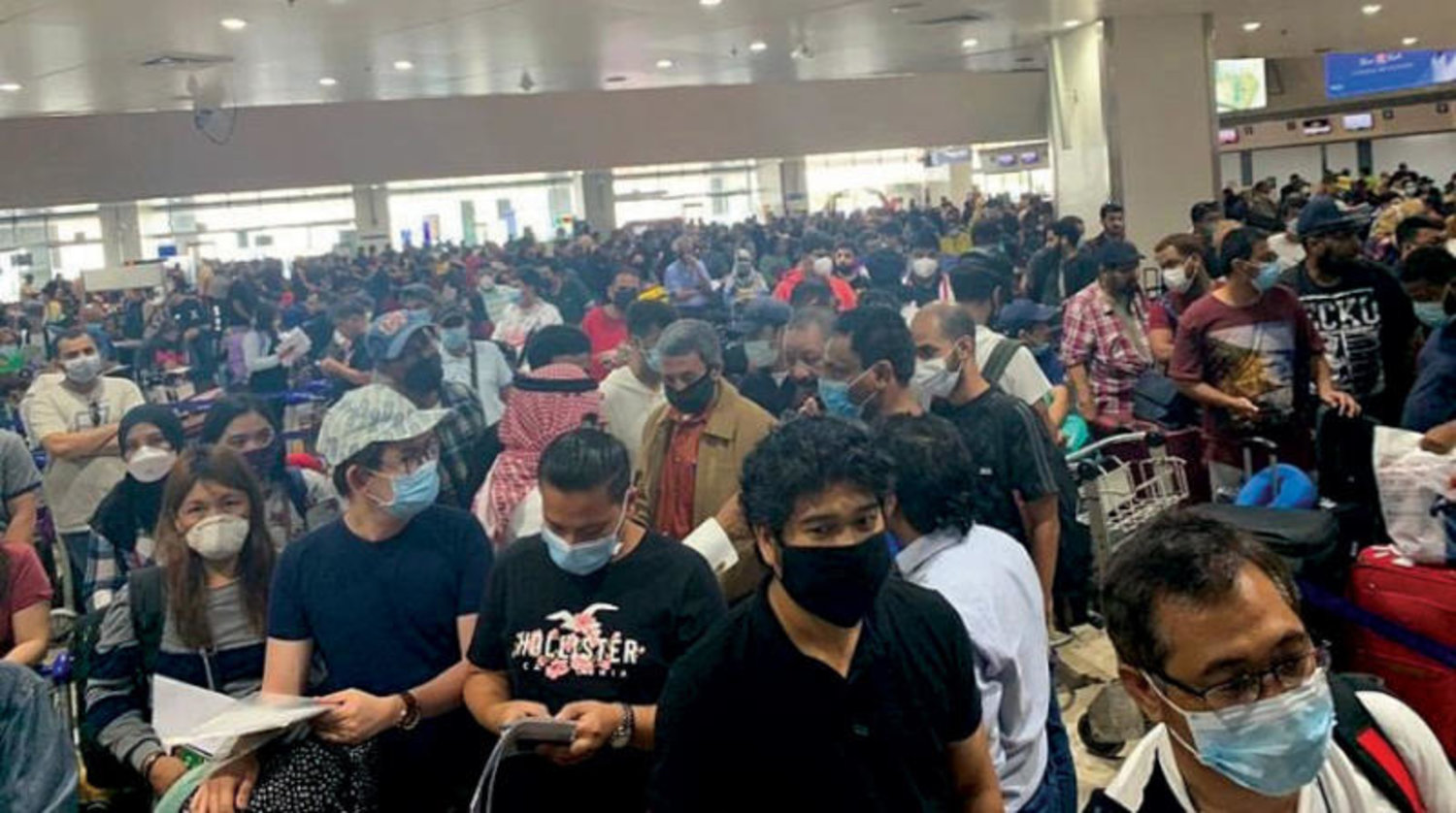 جانب من إجلاء السعودية لرعاياها من مطار مانيلا (واس)