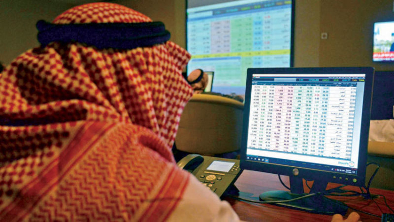أنهى مؤشر سوق الأسهم السعودية تداولاته أمس على ارتفاع 1.9% ليغلق عند 6327 نقطة