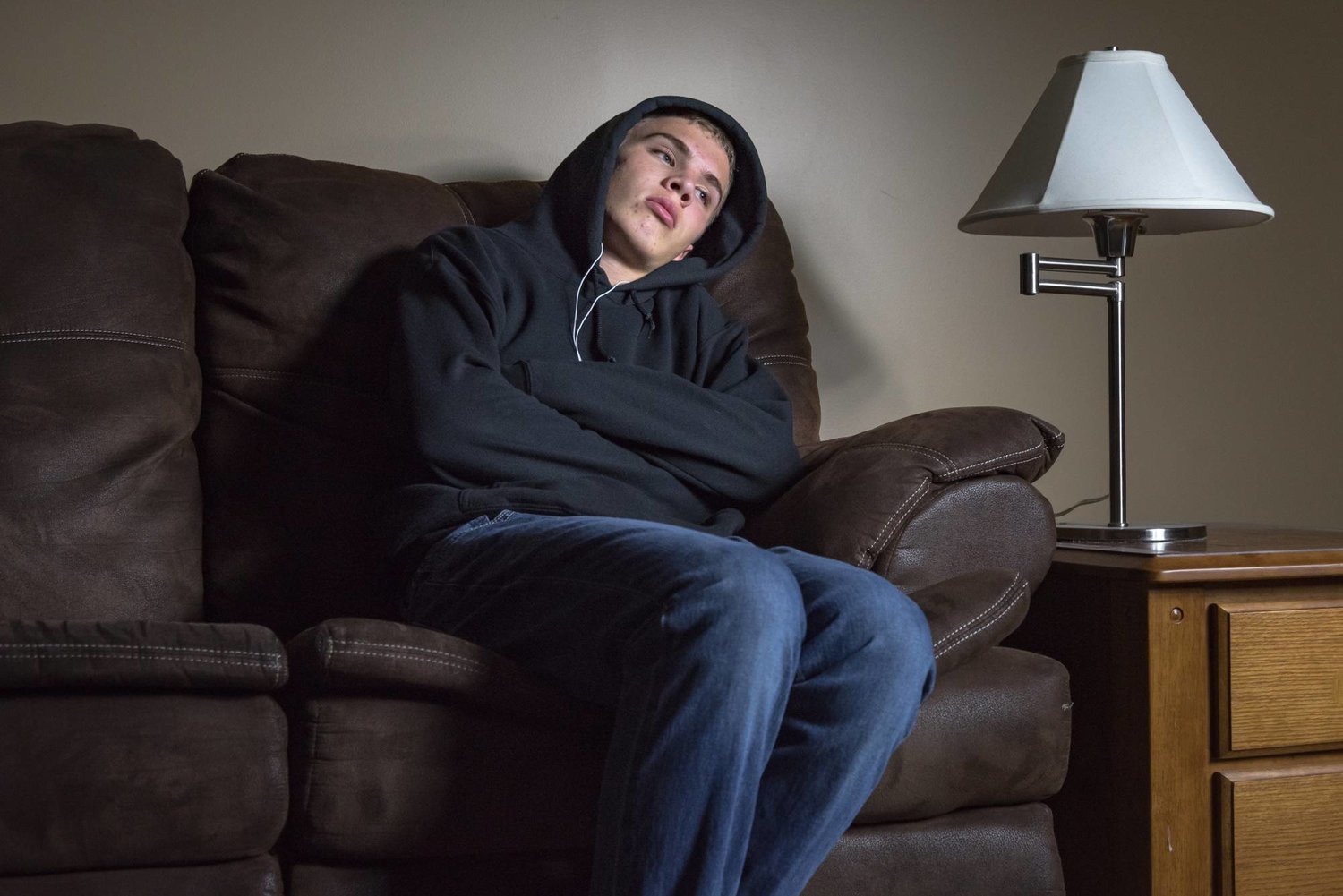 الاكتئاب حالة شائعة تتزايد معدلات انتشارها بين المراهقين (شاترستوك)