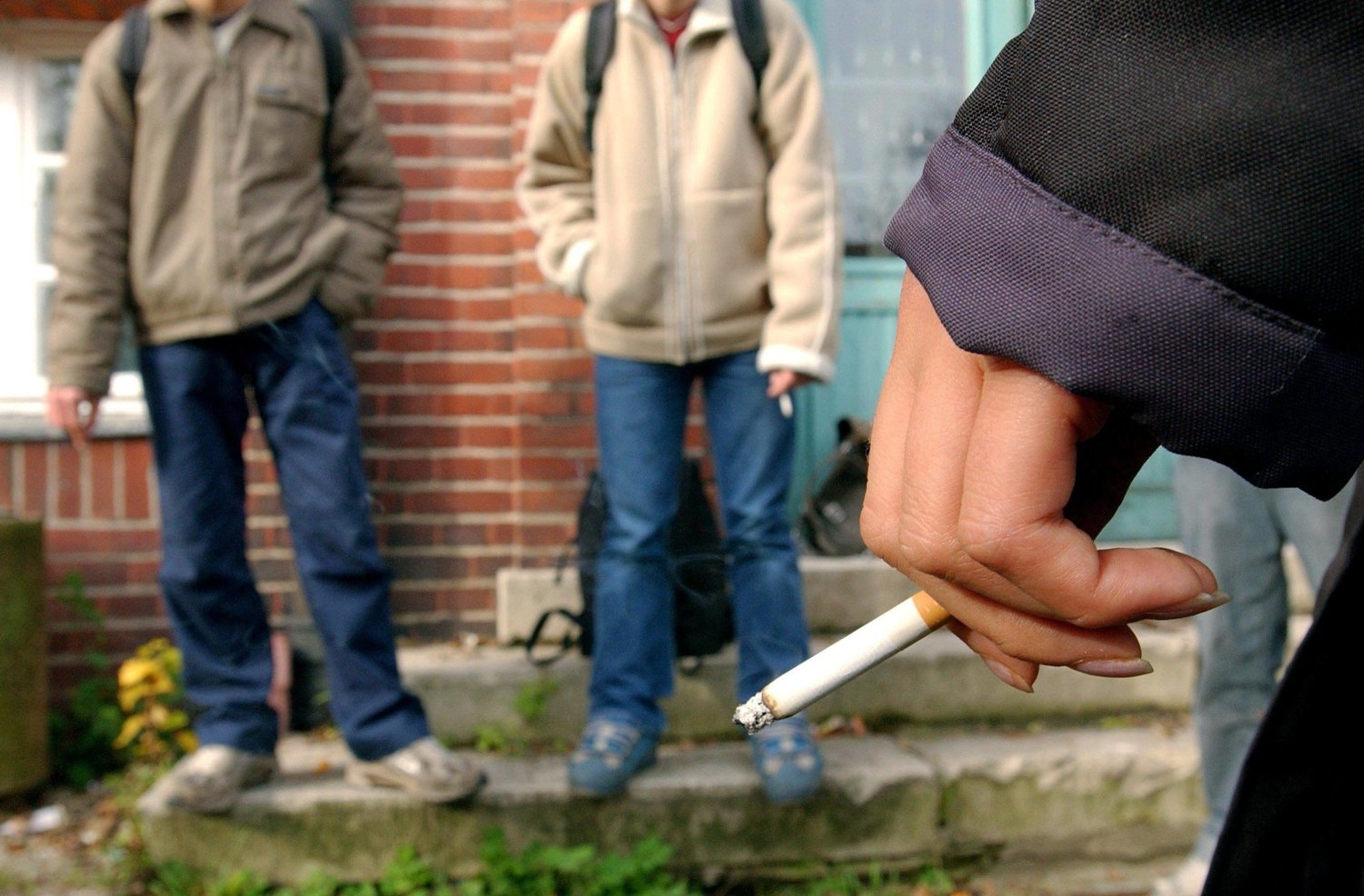 عدد المدخنين يتجاوز مليار شخص في العالم (د.ب.أ)