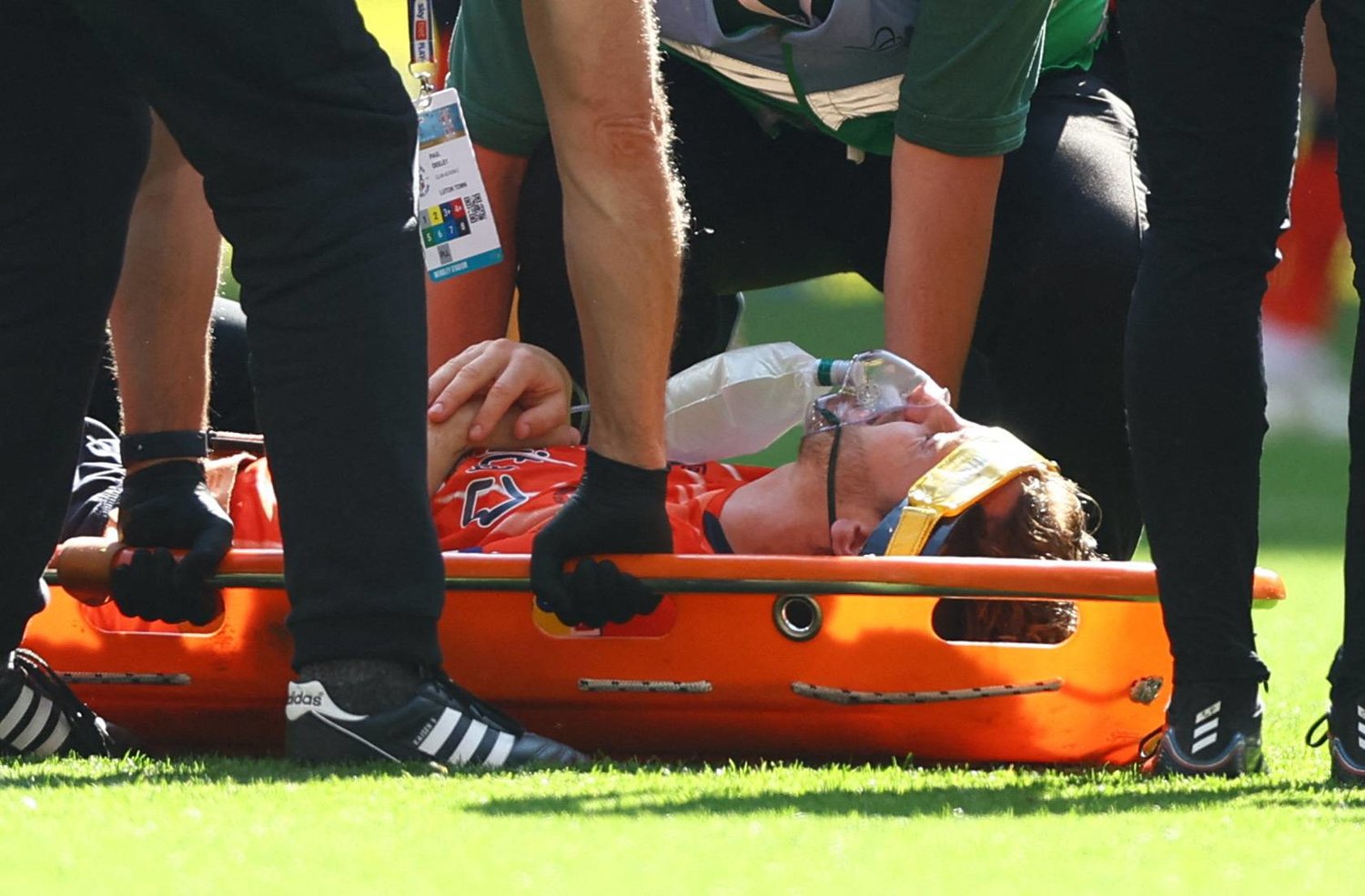 لوكيير خضع لفحوصات بعد سقوطه في الملعب (رويترز)