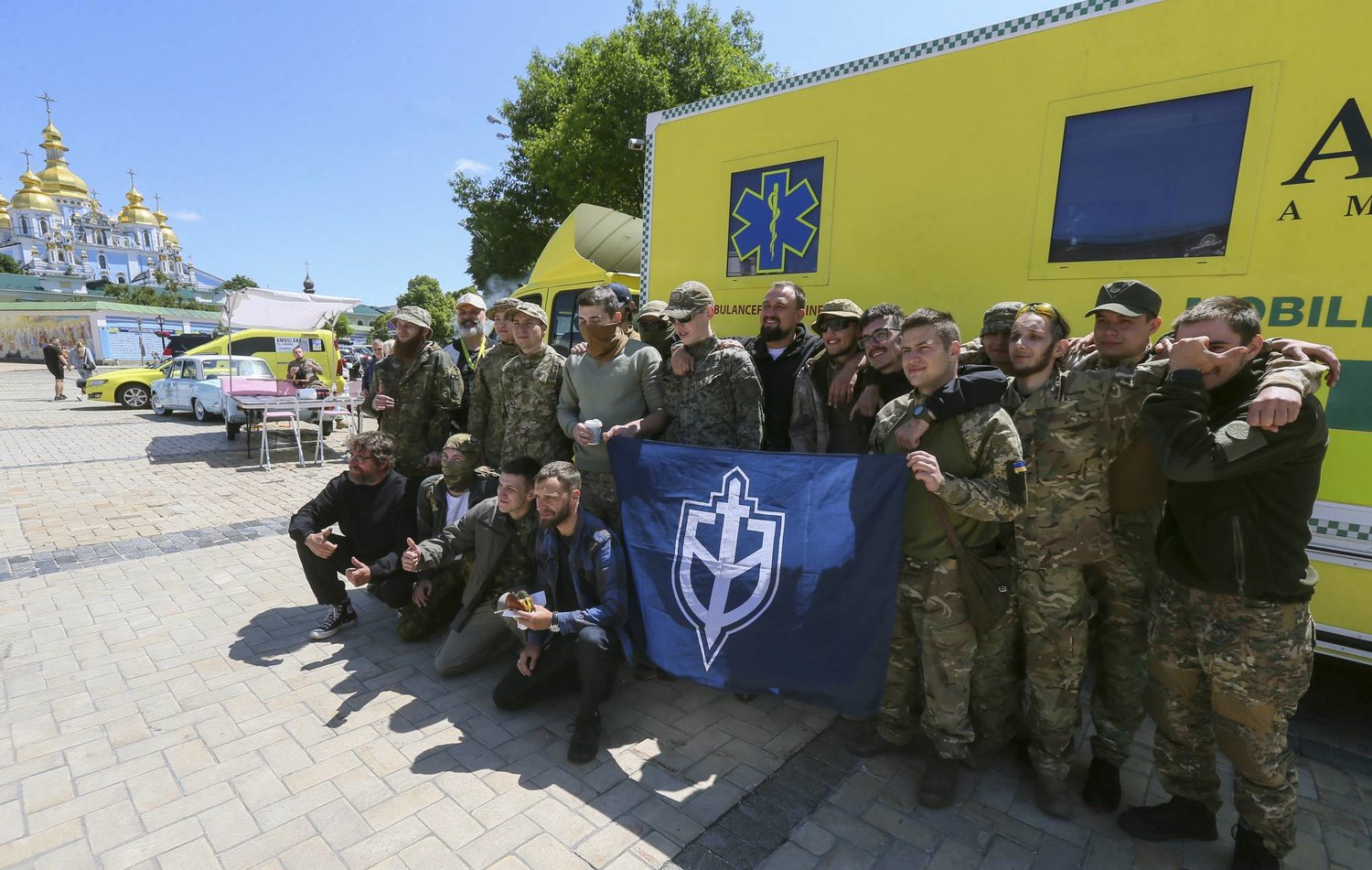 عناصر من «فيلق المتطوعين الروس» في كييف الأحد (إ.ب.أ)