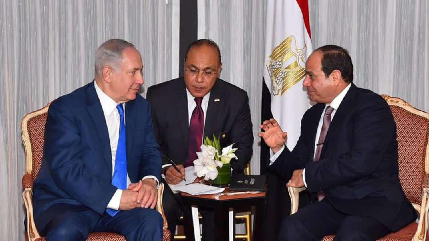 لقاء بين الرئيس المصري عبد الفتاح السيسي ورئيس الوزراء الإسرائيلي بنيامين نتنياهو في نيويورك 19 سبتمبر 2017 (أرشيفية - رويترز)