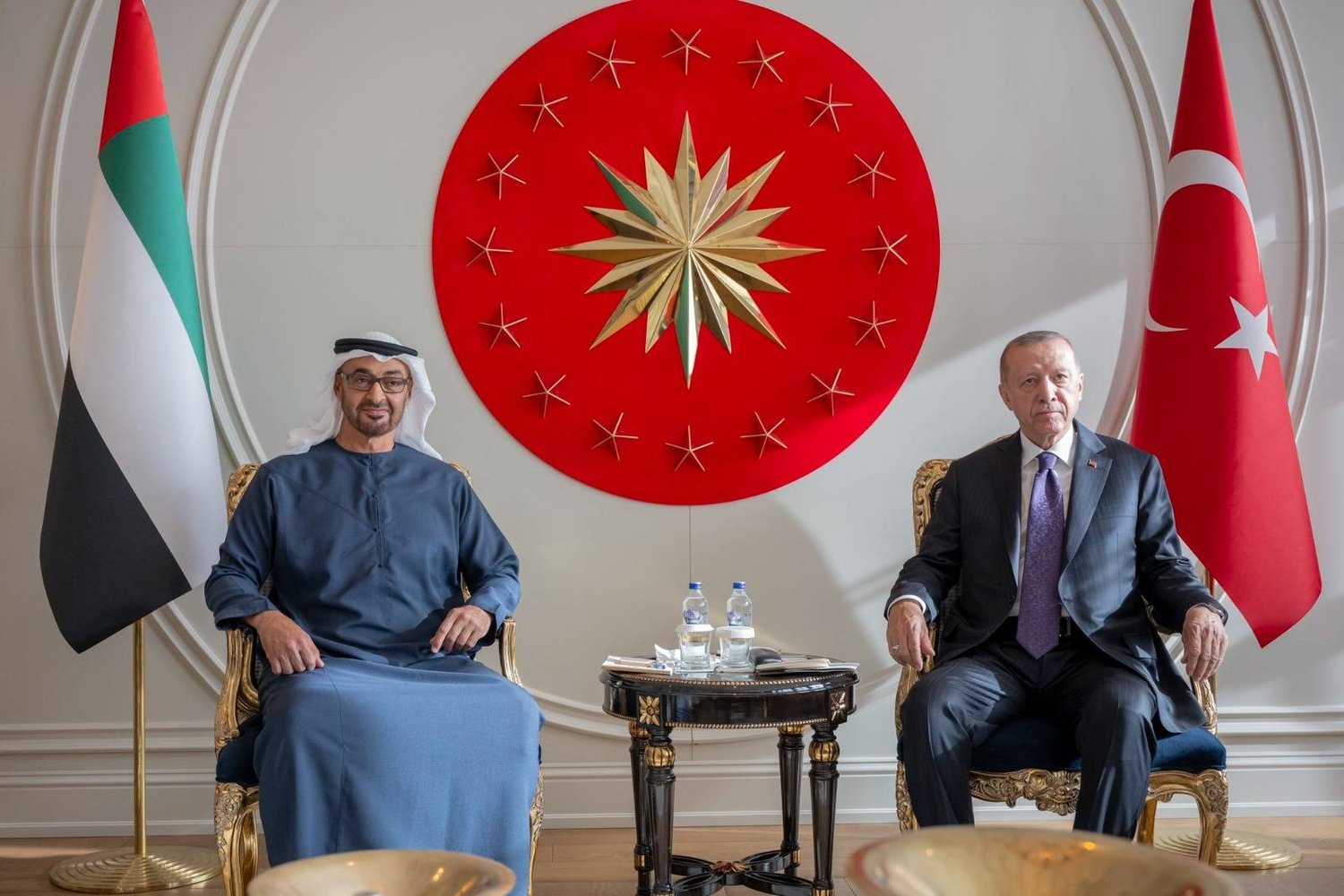 الشيخ محمد بن زايد رئيس الإمارات والرئيس التركي رجب طيب إردوغان (وام)