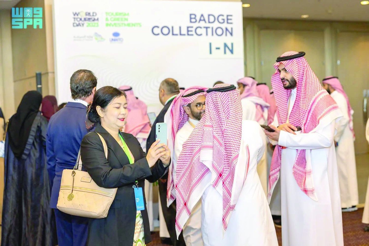مشاركون في فعاليات يوم السياحة العالمي في الرياض (واس)