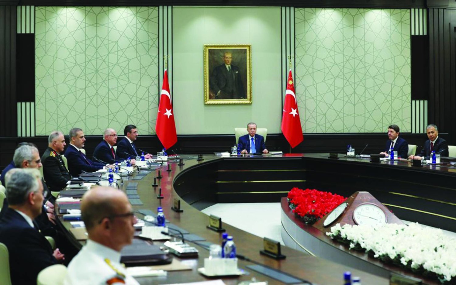 
الرئيس التركي رجب طيب إردوغان مترئساً اجتماع مجلس الأمن القومي (الرئاسة التركية)