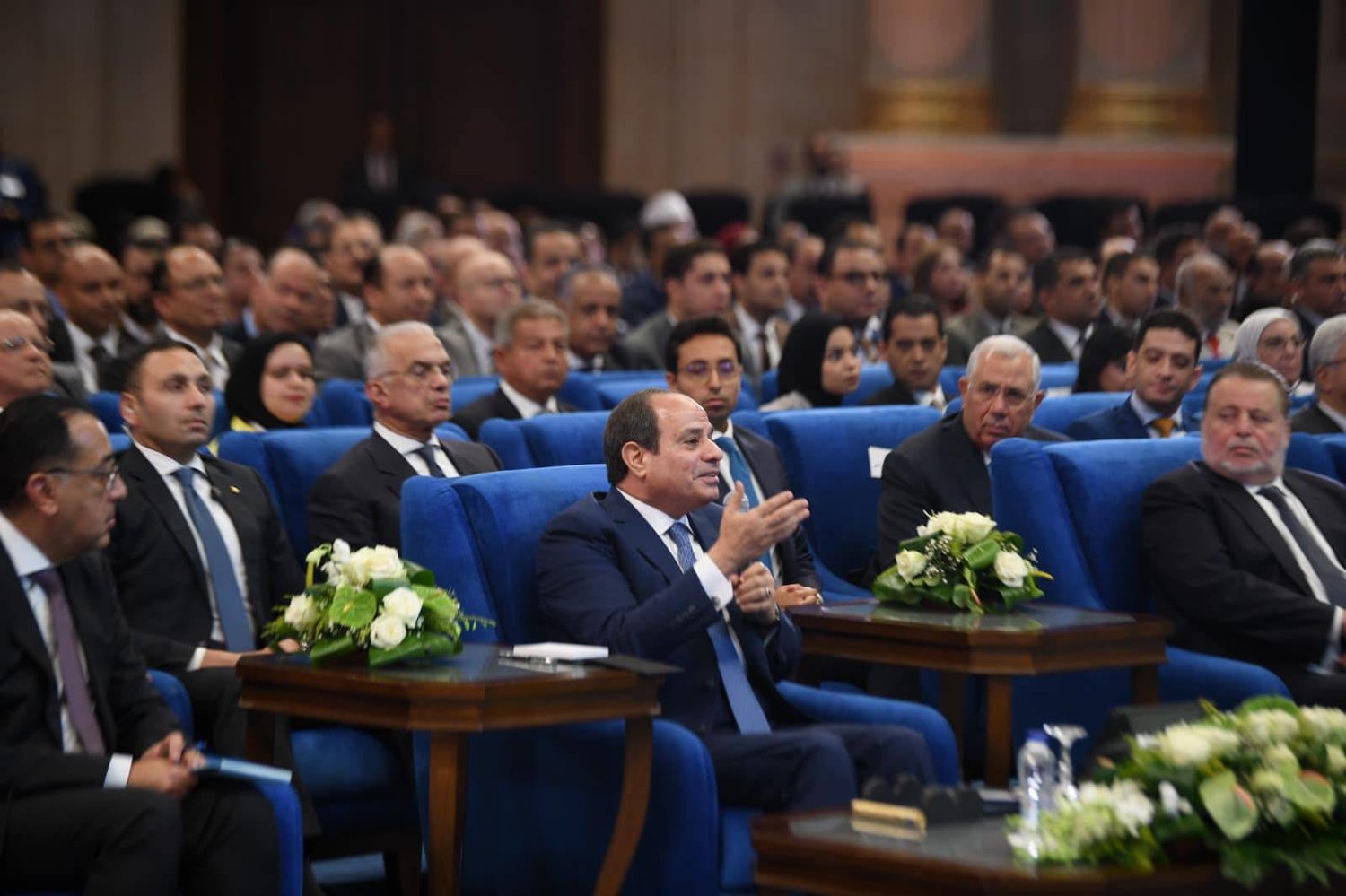 السيسي يشهد جلسة المشروعات القومية والبنية التحتية ضمن فعاليات مؤتمر «حكاية وطن» (الرئاسة المصرية)