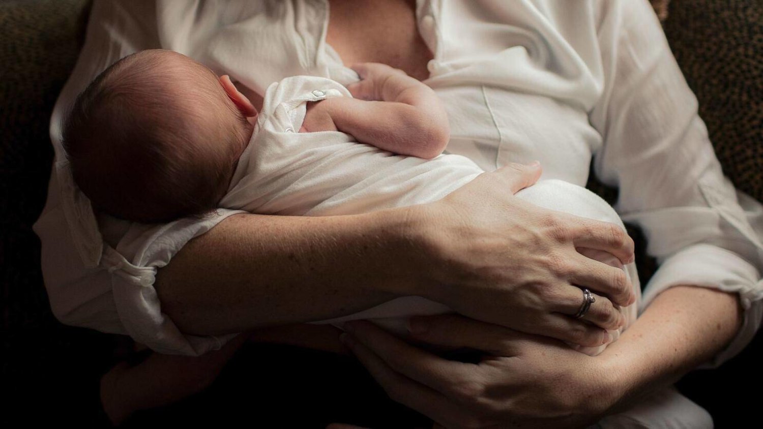 الرضاعة الطبيعية تُخفض مخاطر سمنة الأطفال (بابليك دومين)