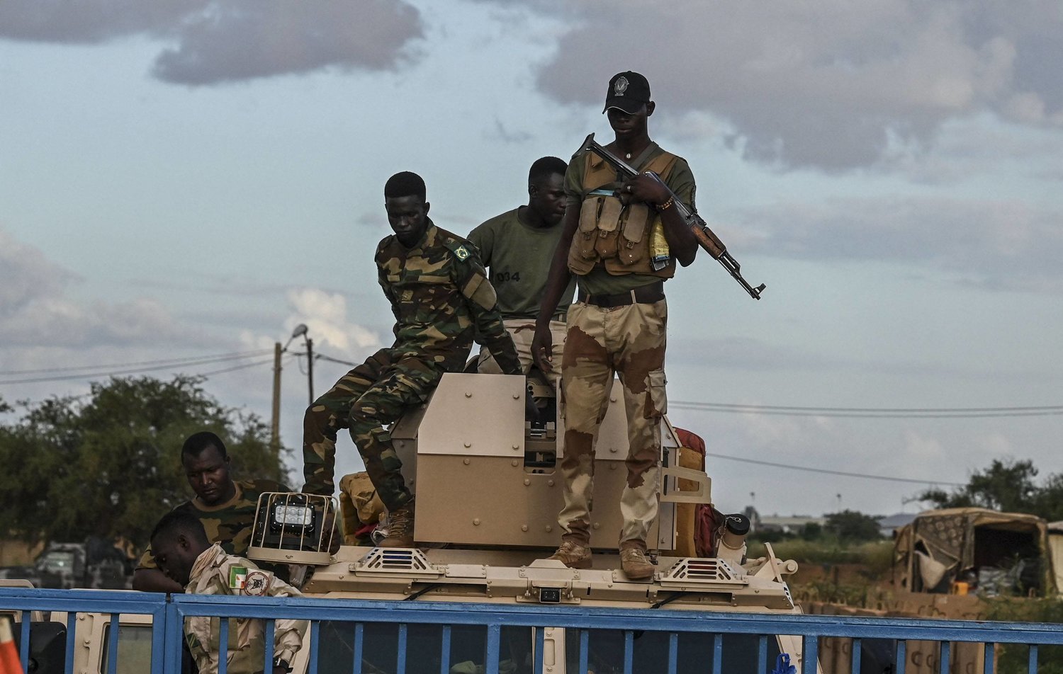 جنود من جيش النيجر في نيامي (أ.ف.ب)