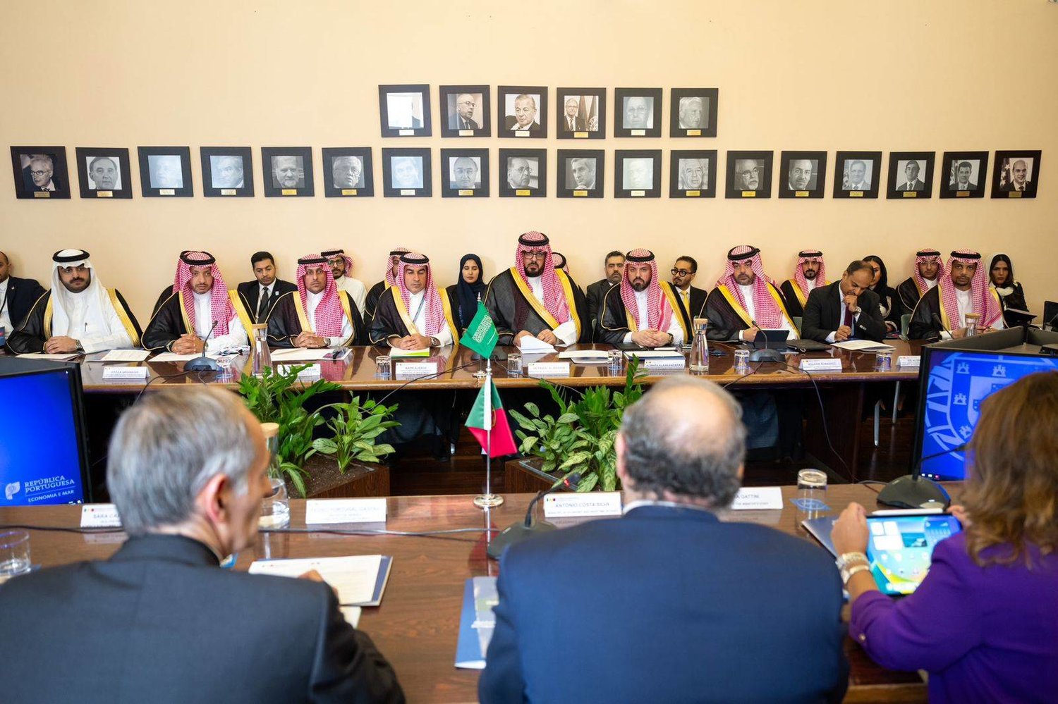 جانب من اجتماع الدورة السادسة للجنة السعودية - البرتغالية (الشرق الأوسط)