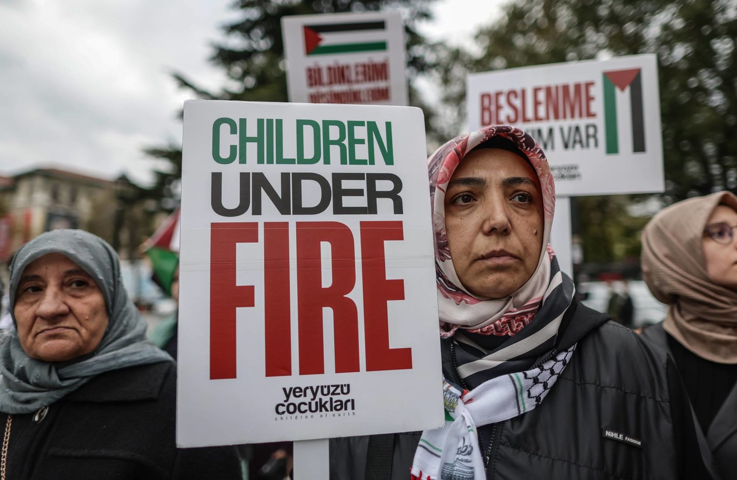 جانب من مظاهرة في إسطنبول دعماً للفلسطينيين يوم 20 نوفمبر الحالي (إ.ب.أ)
