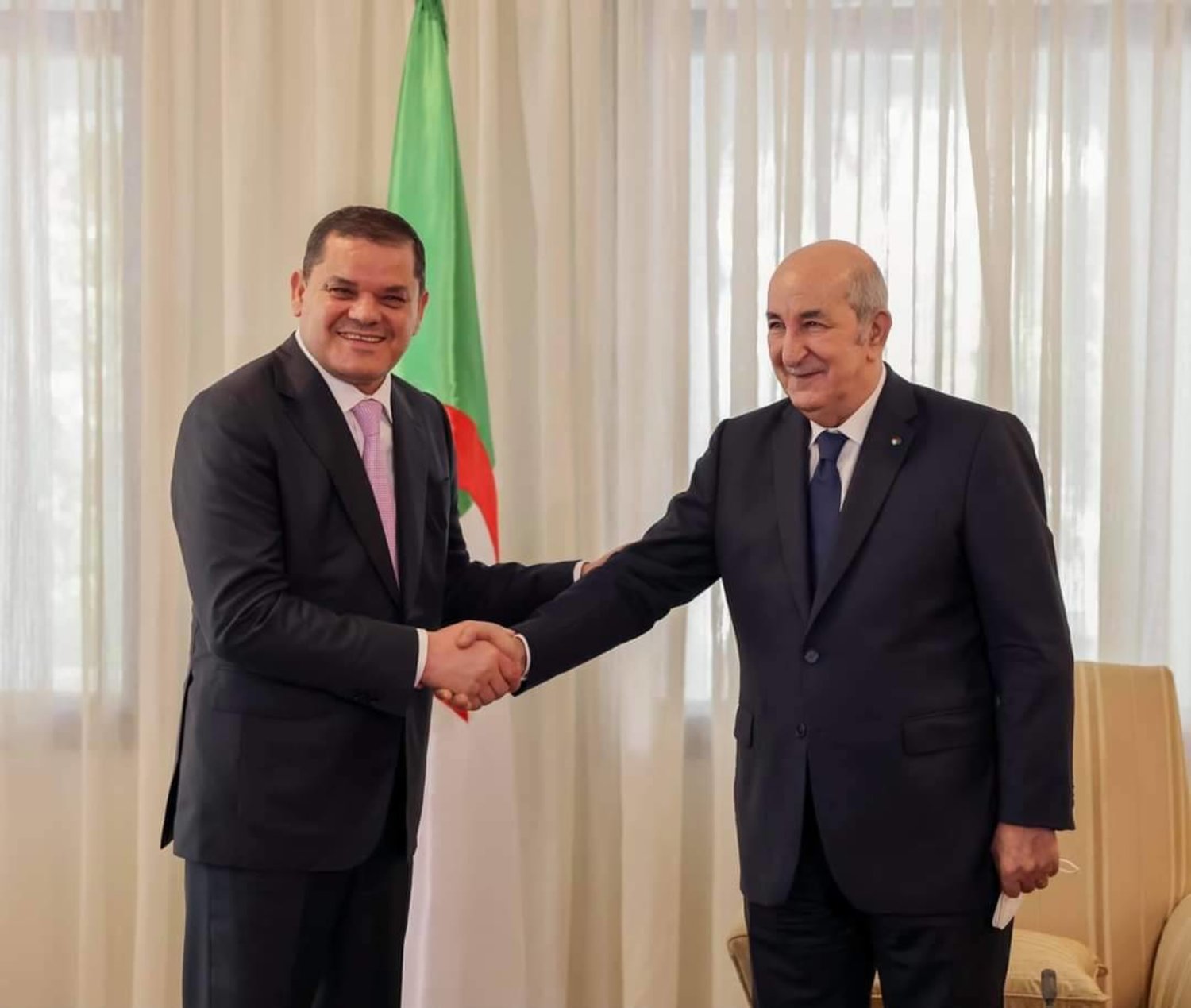 رئيس حكومة الوحدة الوطنية الليبية مع الرئيس الجزائري في لقاء سابق (الرئاسة الجزائرية)