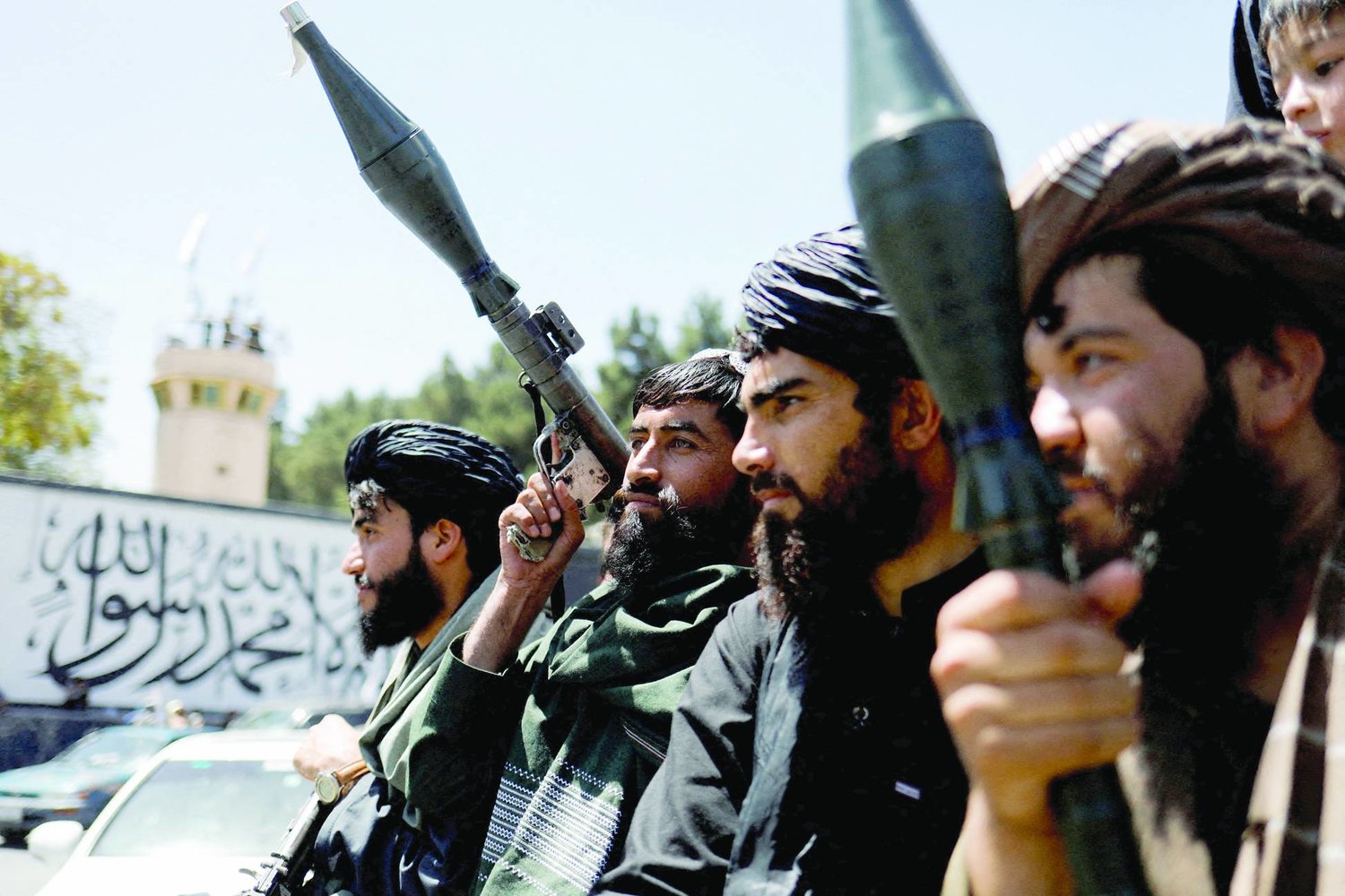 أفراد تابعون لحركة ««طالبان»» (رويترز)