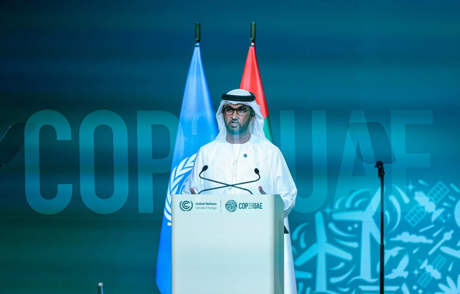 سلطان الجابر رئيس مؤتمر «كوب28» خلال كلمته في الجلسة الافتتاحية للمؤتمر في دبي يوم الخميس (إ.ب.أ)