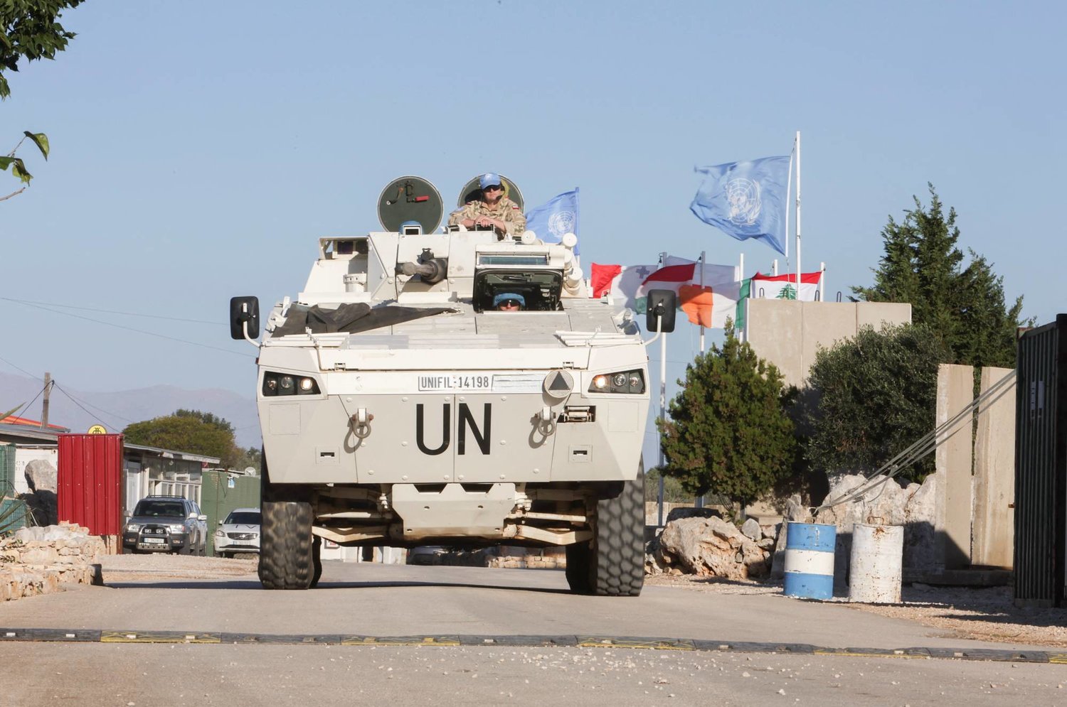 دورية لـ«اليونيفيل» في جنوب لبنان قرب الحدود مع إسرائيل (رويترز)