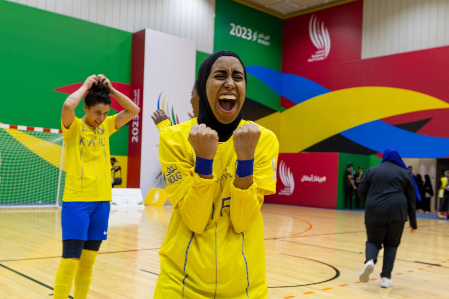 سيدات النصر أسقطن الهلال في مباراة مثيرة ضمن منافسات كرة الصالات (الشرق الأوسط)