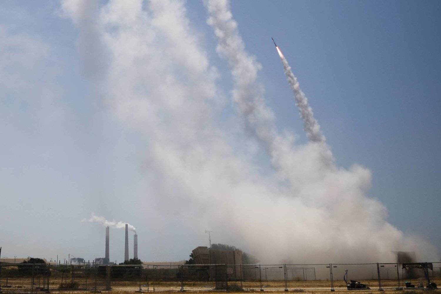 صواريخ أطلقتها «حماس» تجاه إسرائيل في 7 أكتوبر (أرشيفية - رويترز)