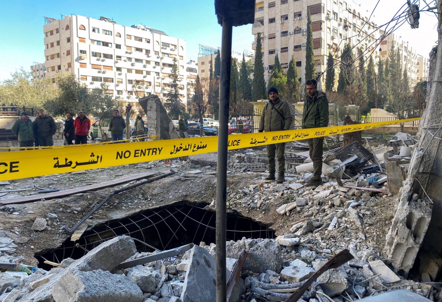انفجارات عنيفة هزت دمشق نتيجة الاستهداف الإسرائيلي (رويترز)