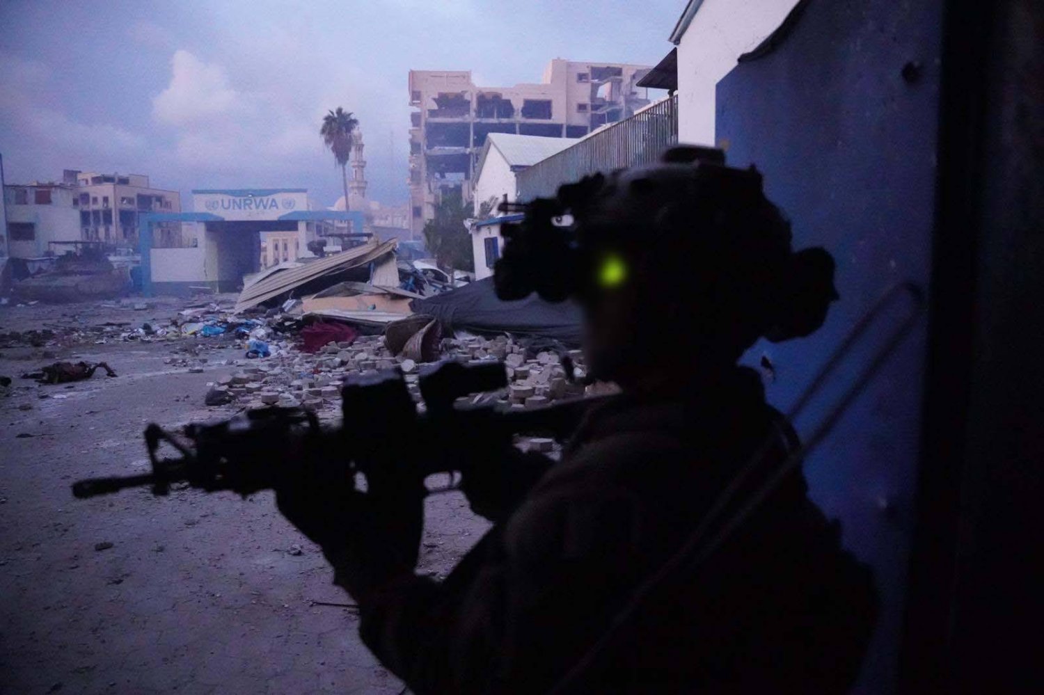جندي إسرائيلي خلال العمليات العسكرية في قطاع غزة (موقع الجيش الإسرائيلي)