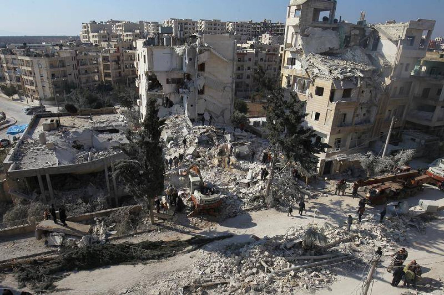جانب من الدمار جراء قصف الجيش السوري على محافظة حماة السورية (أرشيفية - رويترز)