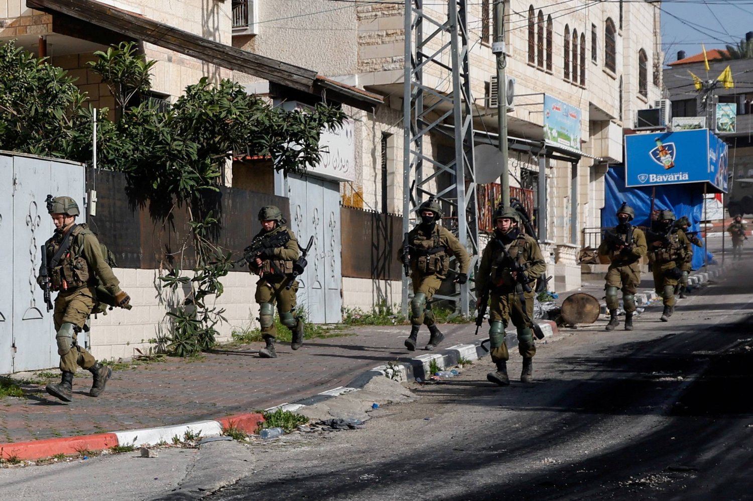 جنود إسرائيليون في جنين بالضفة الغربية المحتلة (رويترز)