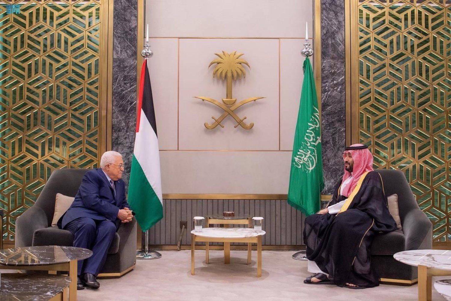 الرئيس الفلسطيني وصف مواقف السعودية من القضية الفلسطينية بأنها «مواقف تاريخية ومشرِّفة وأصيلة وثابتة» (واس)