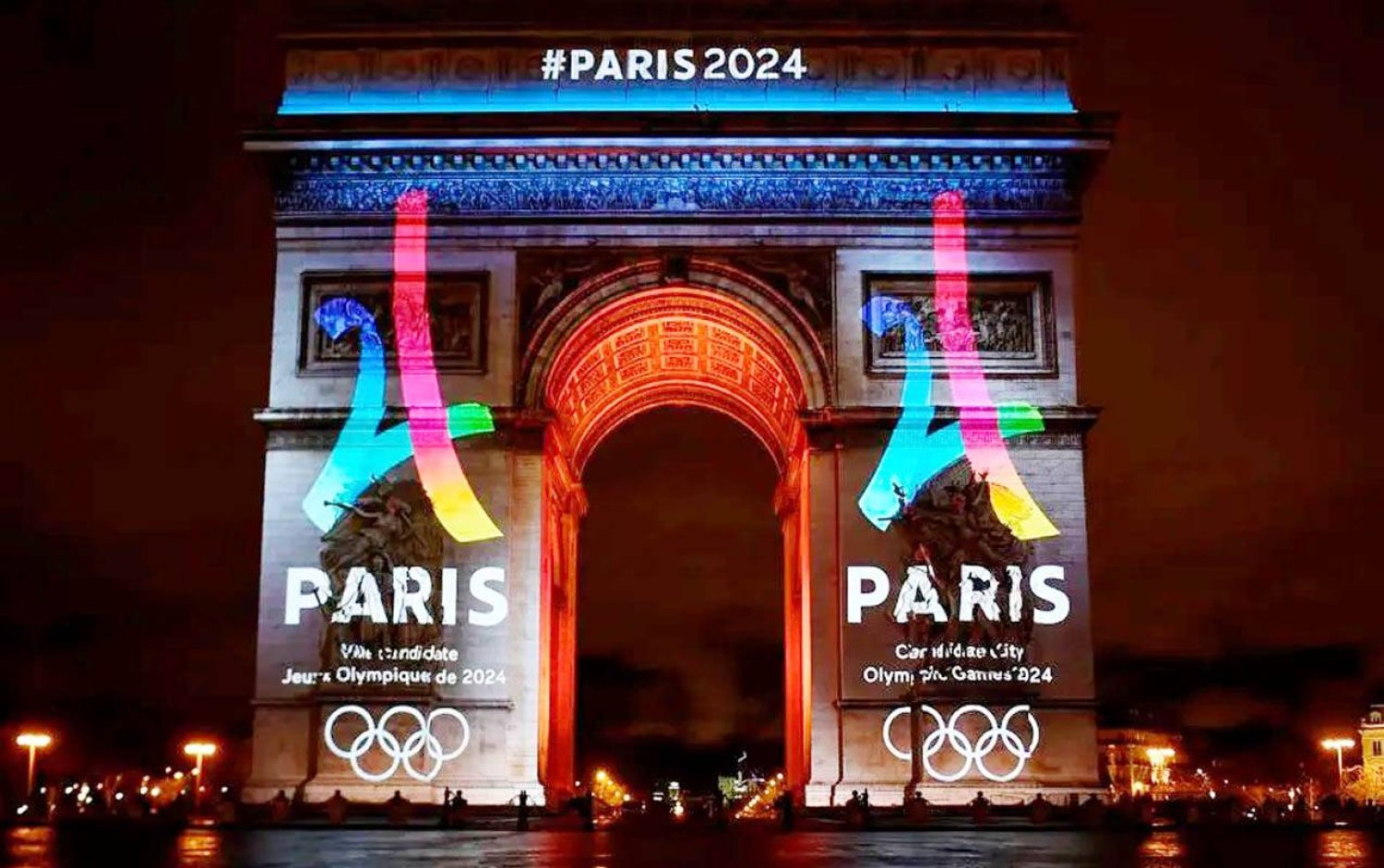 باريس تستعد بحفل عرض أزياء مشترك لأبرز مصمميها احتفالاً بالأولمبياد (الشرق الأوسط)
