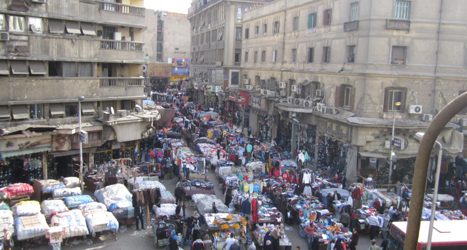 سوق العتبة في وسط القاهرة «لم تعد تشهد زحاماً بسبب ارتفاع الأسعار» (تصوير: عبد الفتاح فرج)