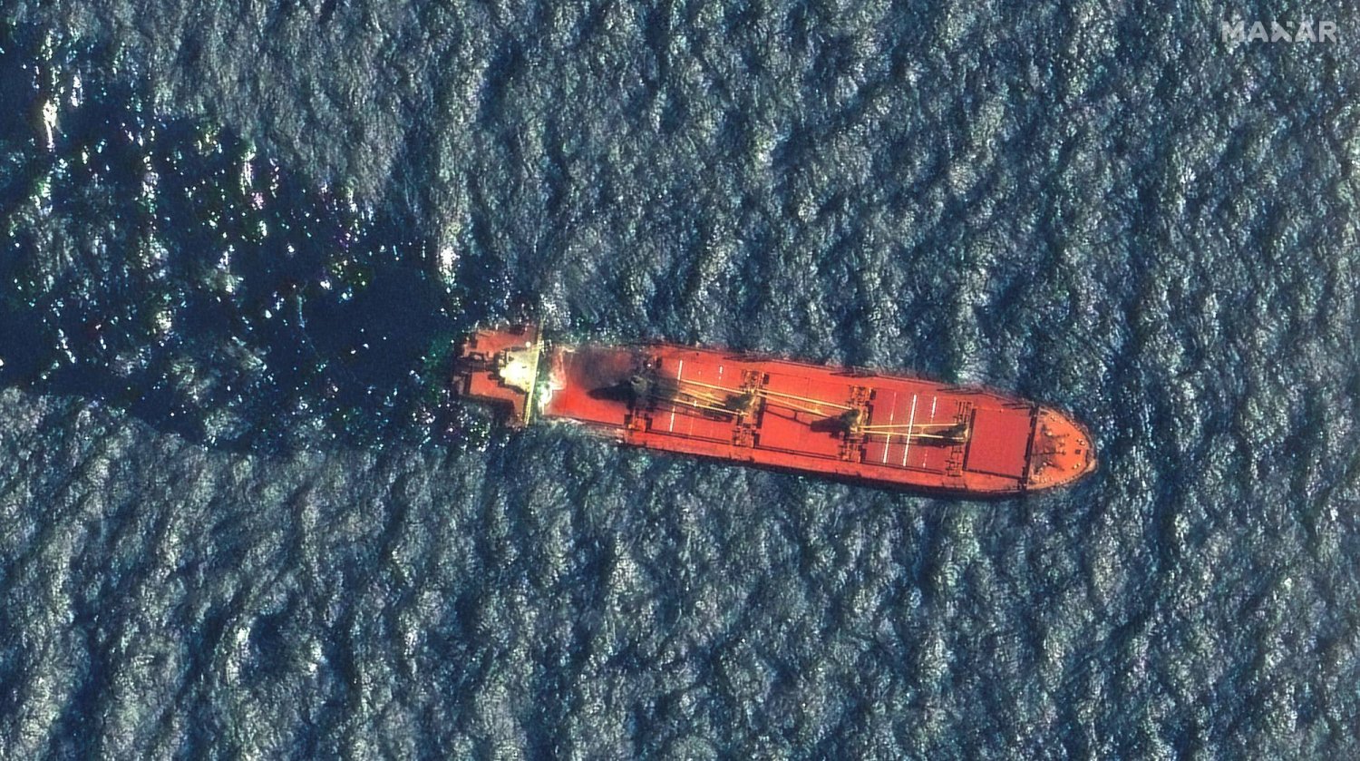 صورة من الأقمار الاصطناعية لسفينة الشحن «روبيمار» المملوكة لشركة بريطانية وترفع علم بليز (رويترز)