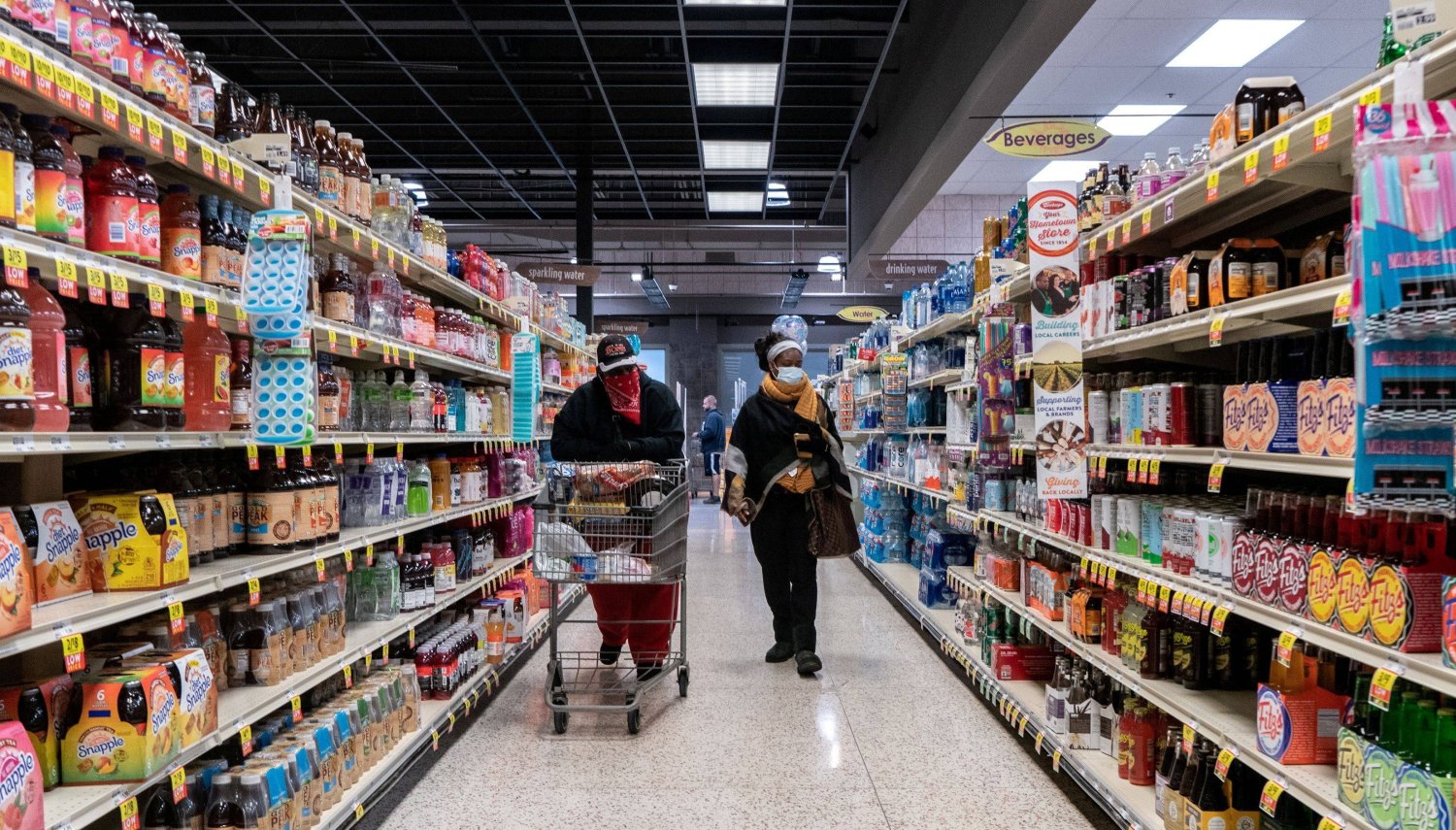 أشارت الأسعار «الأساسية» التي تستبعد تكاليف الغذاء والطاقة المتقلبة إلى ضغوط تضخمية أقل في الشهر الماضي (رويترز)