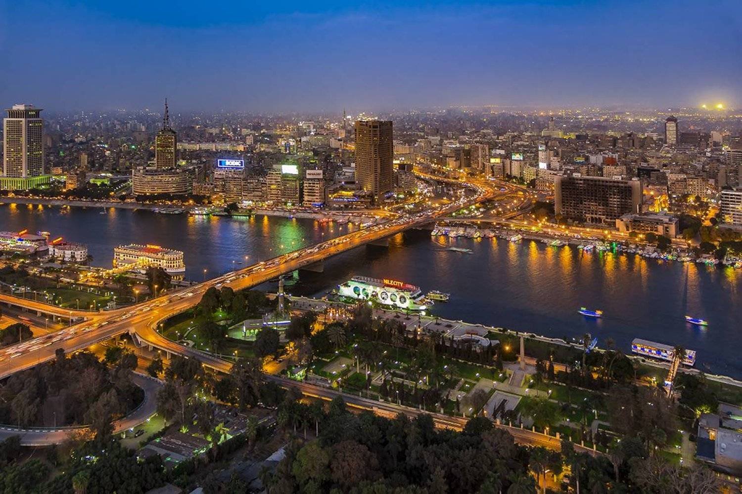 مشهد علوي من العاصمة المصرية القاهرة (رويترز)