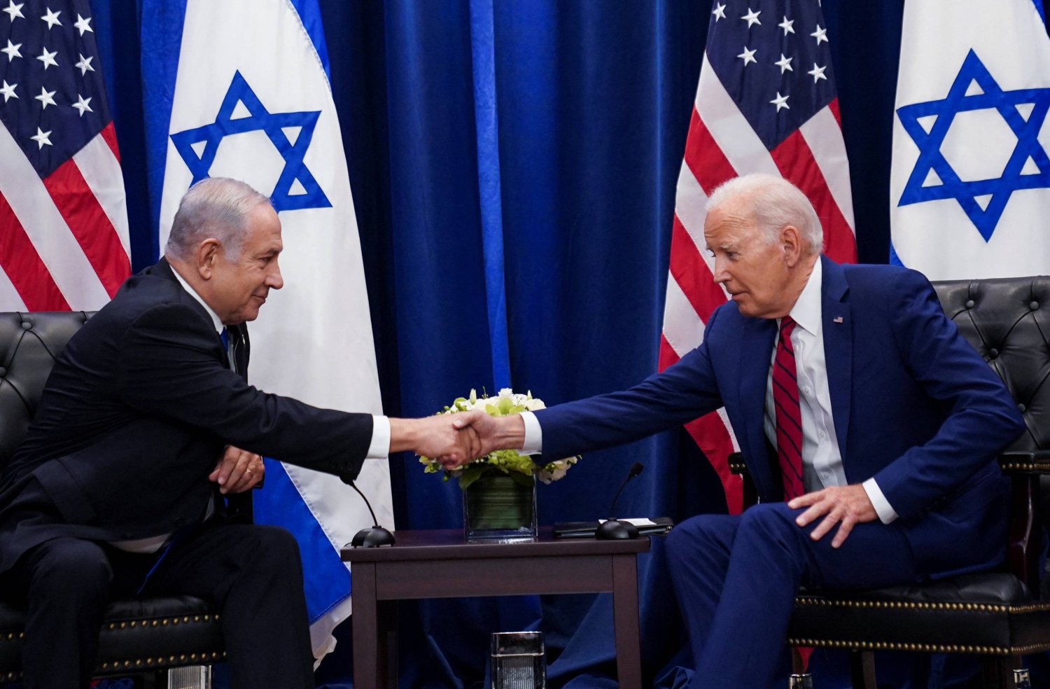 رئيس الولايات المتحدة جو بايدن يعقد اجتماعاً ثنائياً مع رئيس الوزراء الإسرائيلي بنيامين نتنياهو على هامش الدورة الـ78 للجمعية العامة للأمم المتحدة في مدينة نيويورك - 20 سبتمبر 2023 (أرشيفية - رويترز)