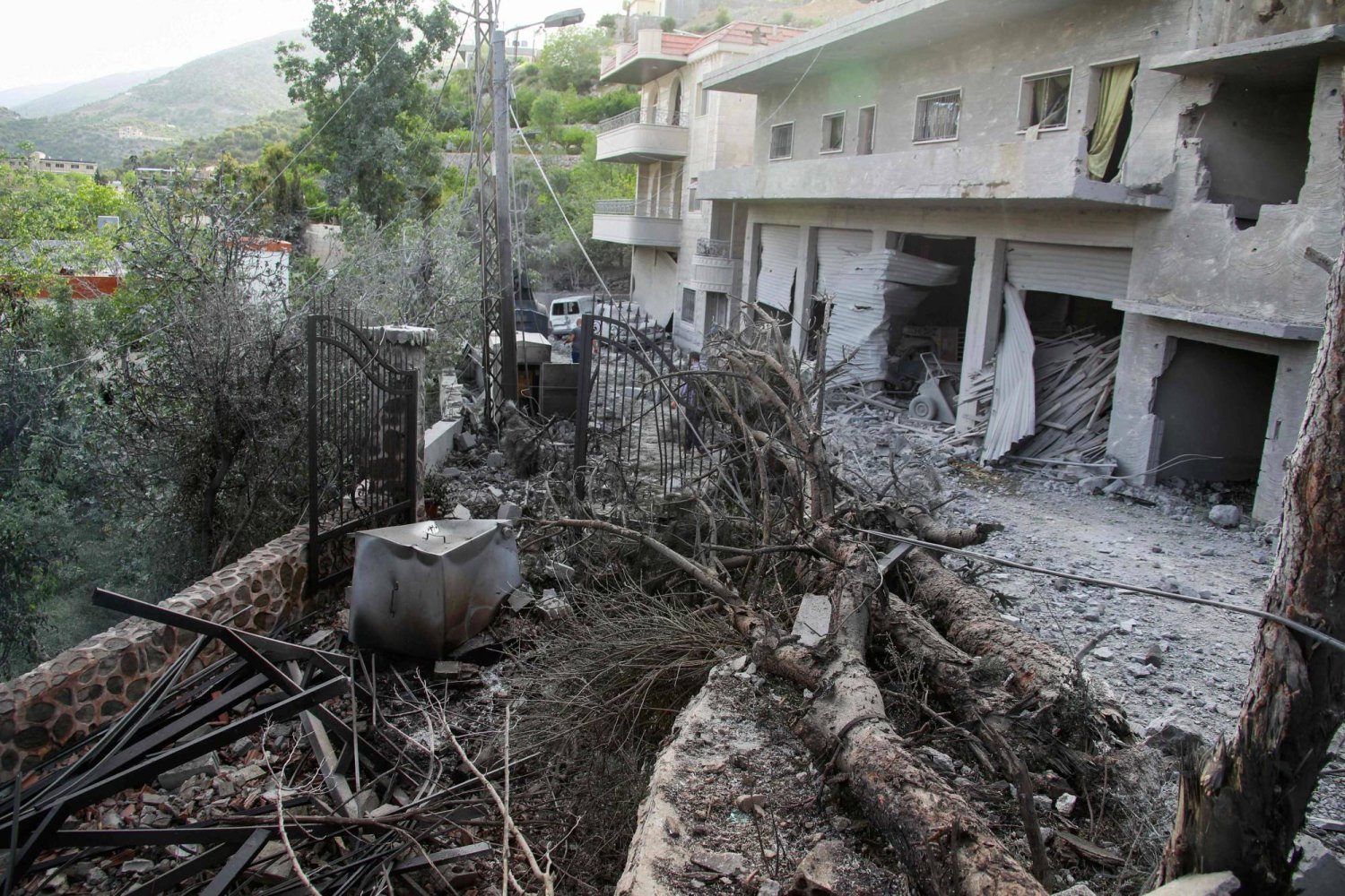 دمار أحدثه القصف الإسرائيلي في قرية شبعا اللبنانية (أ.ف.ب)