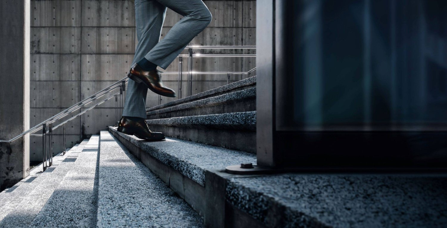صعود السلالم يرتبط بتقليل خطر الوفاة (رويترز)