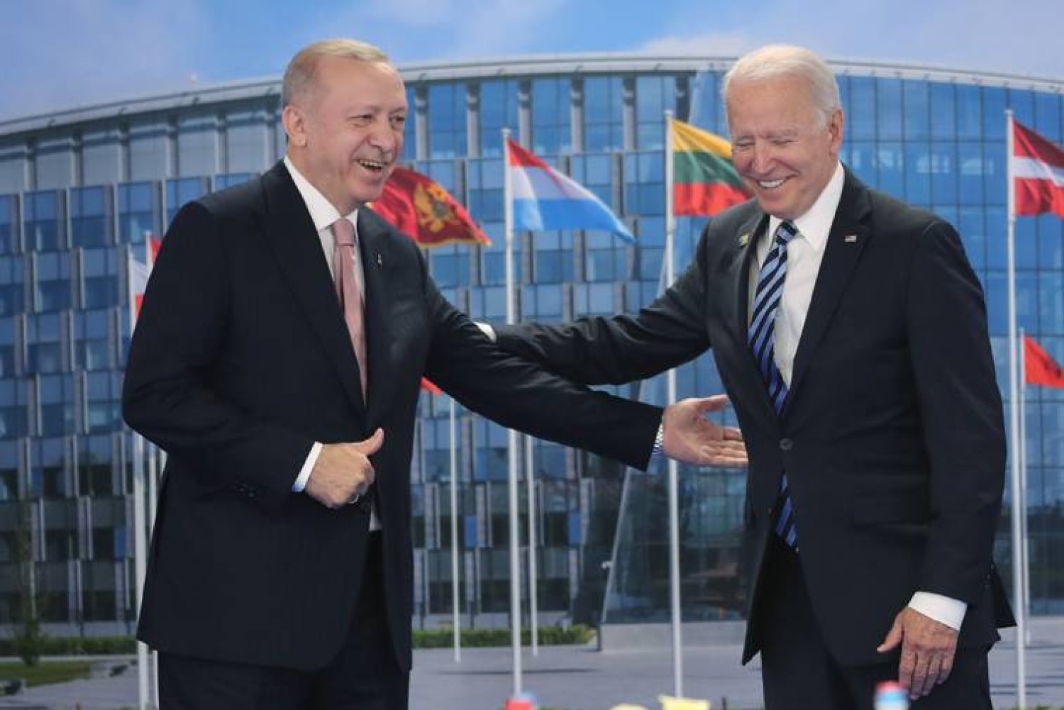 الرئيس التركي رجب طيب إردوغان ونظيره الأميركي جو بايدن في بروكسل في 14 يونيو 2021  (د.ب.أ)