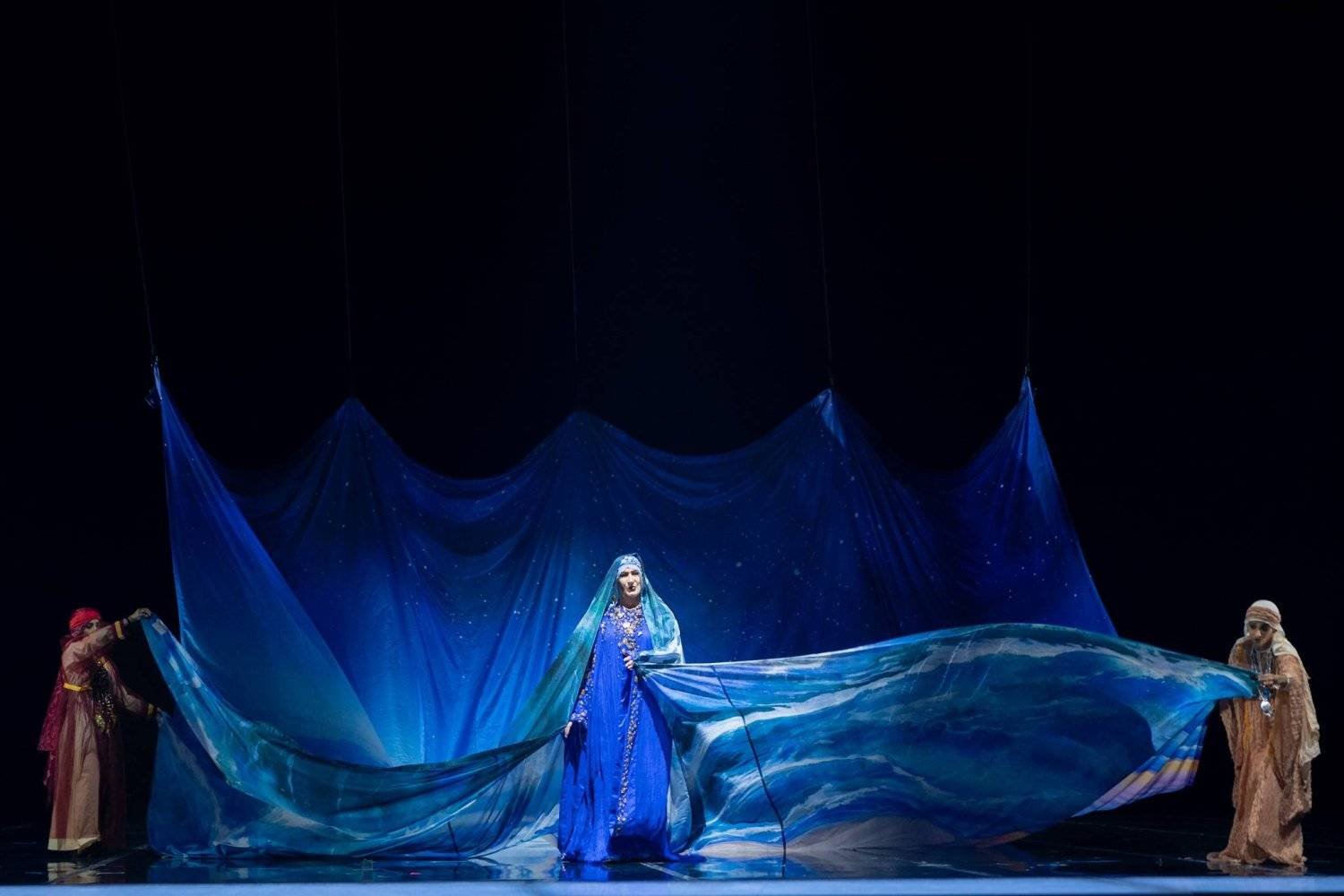 مغنية الميزو سوبرانو الشهيرة سارة كونولي تلعب دور «زرقاء اليمامة» (هيئة المسرح والفنون الأدائية السعودية)