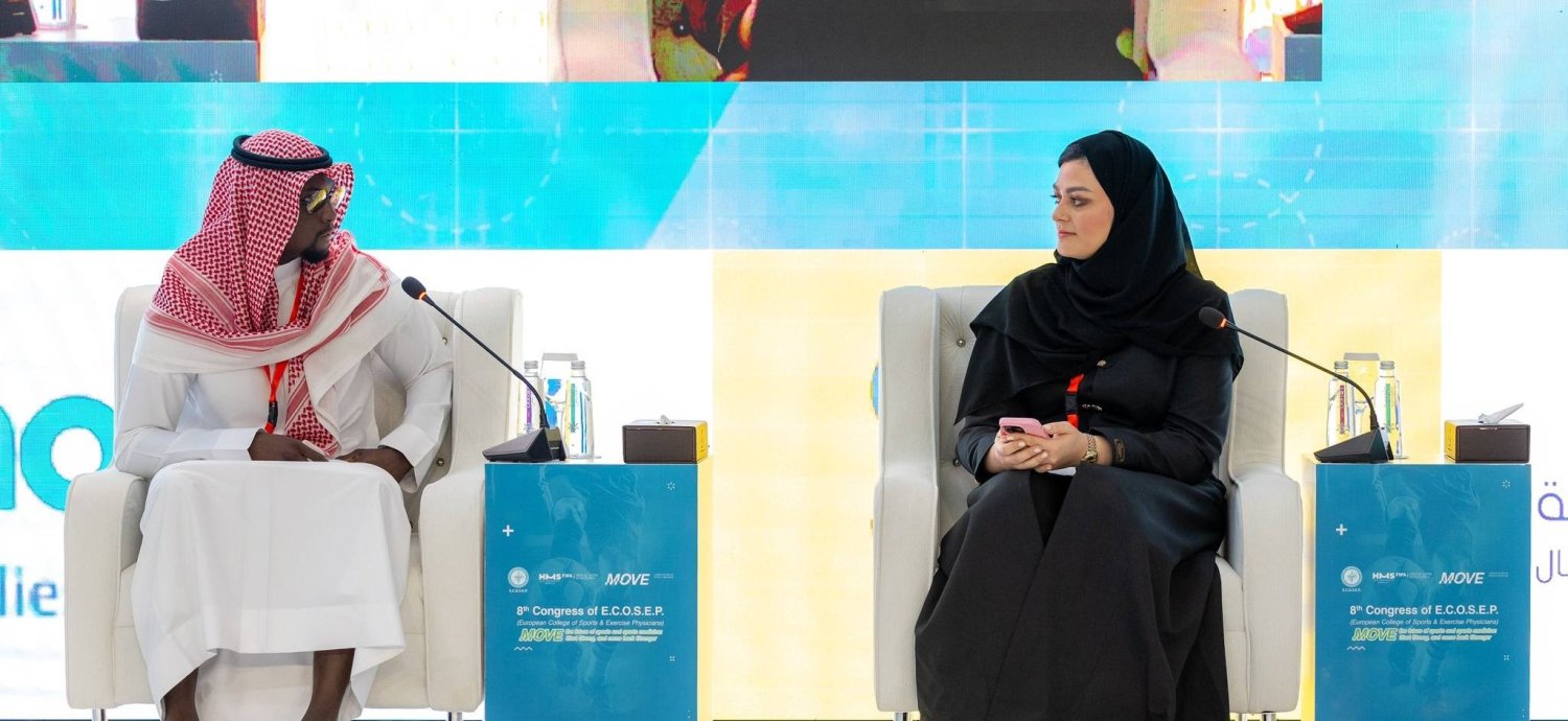 نجم الكاراتيه السعودي طارق حامدي خلال مشاركته في جلسات المؤتمر (الشرق الأوسط)