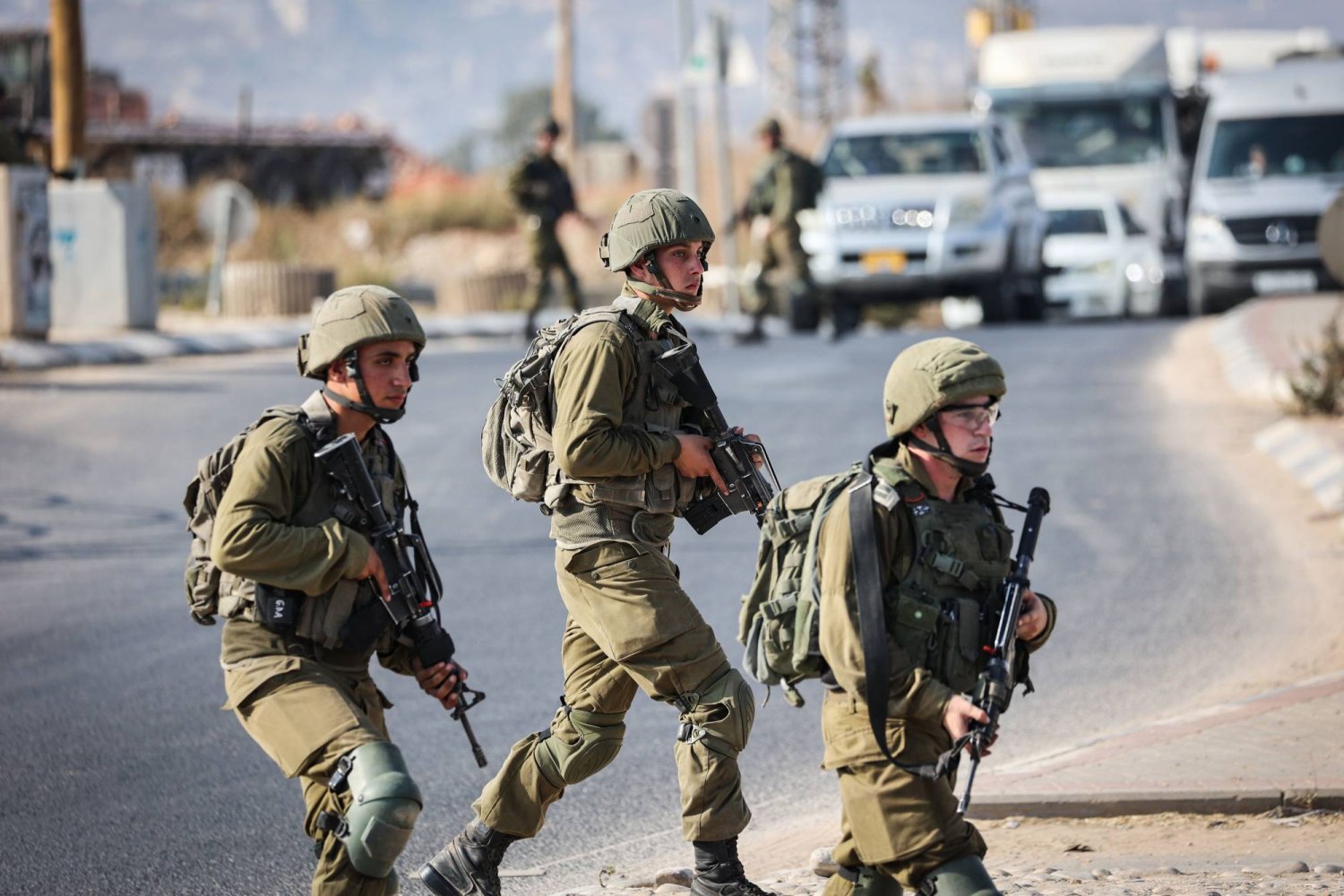 عناصر من قوات الجيش الإسرائيلي في الضفة الغربية (د.ب.أ)