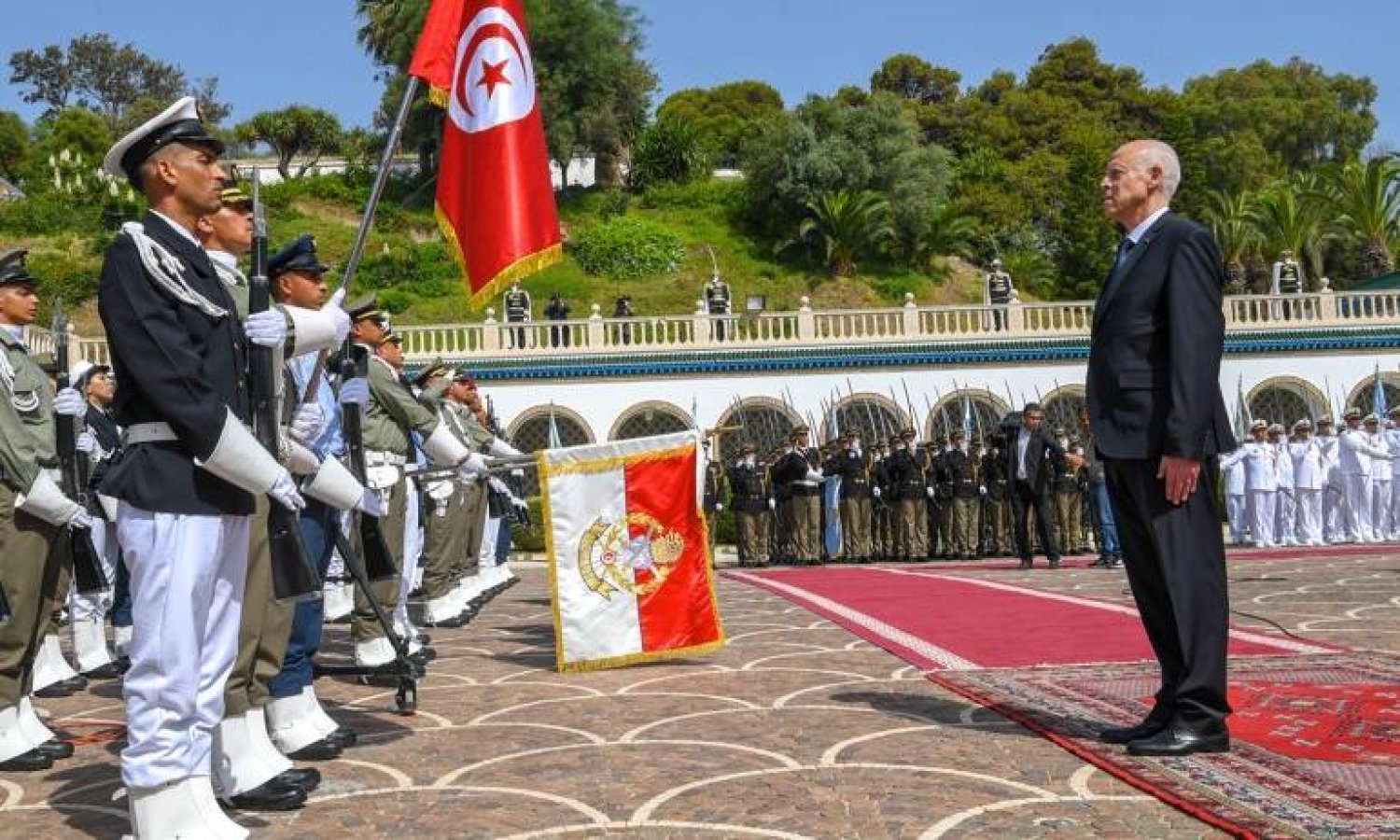 الرئيس قيس سعيد خلال استعراض عسكري لقوات الجيش التونسي (الرئاسة)