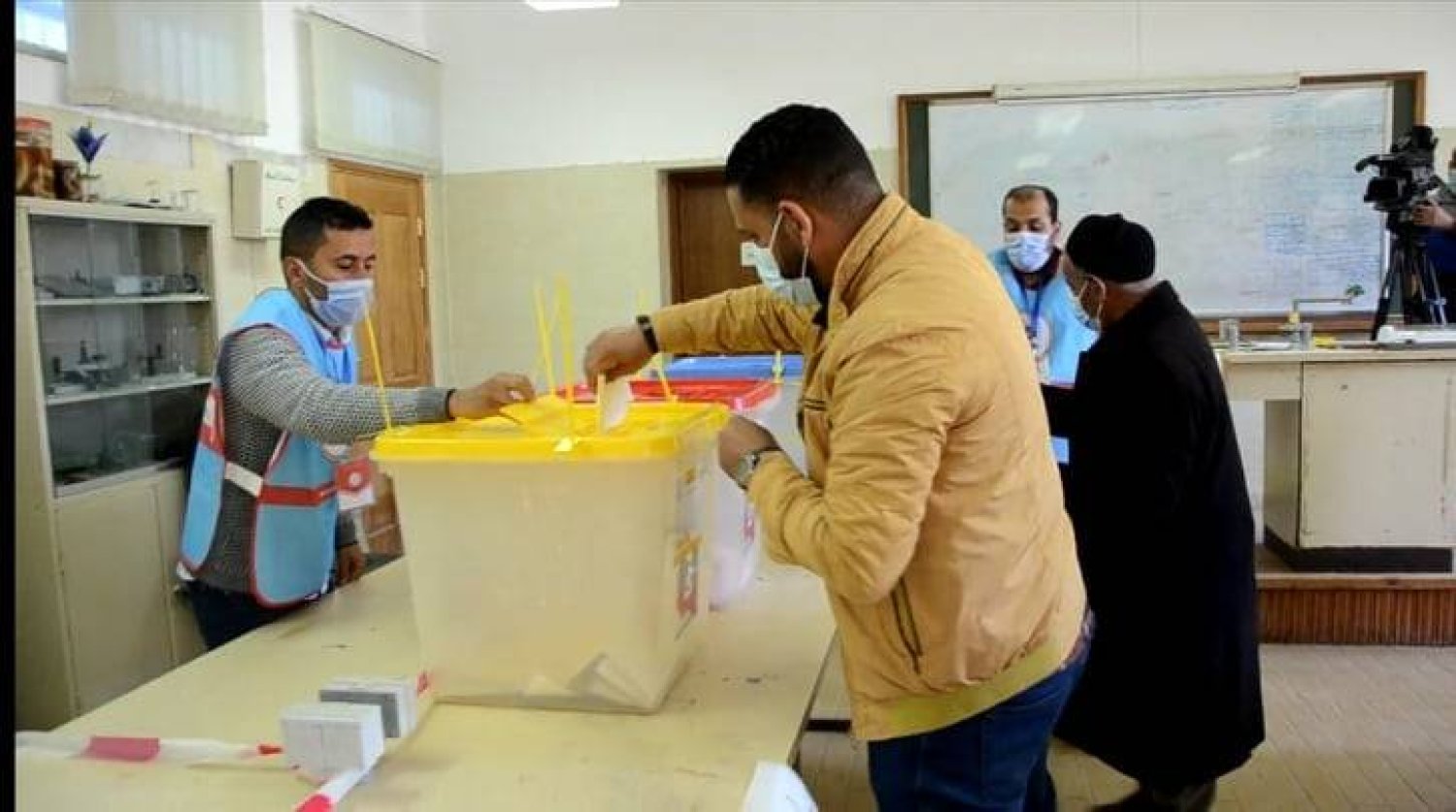 عقيلة صالح ورئيس حكومة الوحدة الوطنية «المؤقتة» أكدا في تصريحات متعددة جاهزية إجراء الانتخابات العامة (الشرق الأوسط)