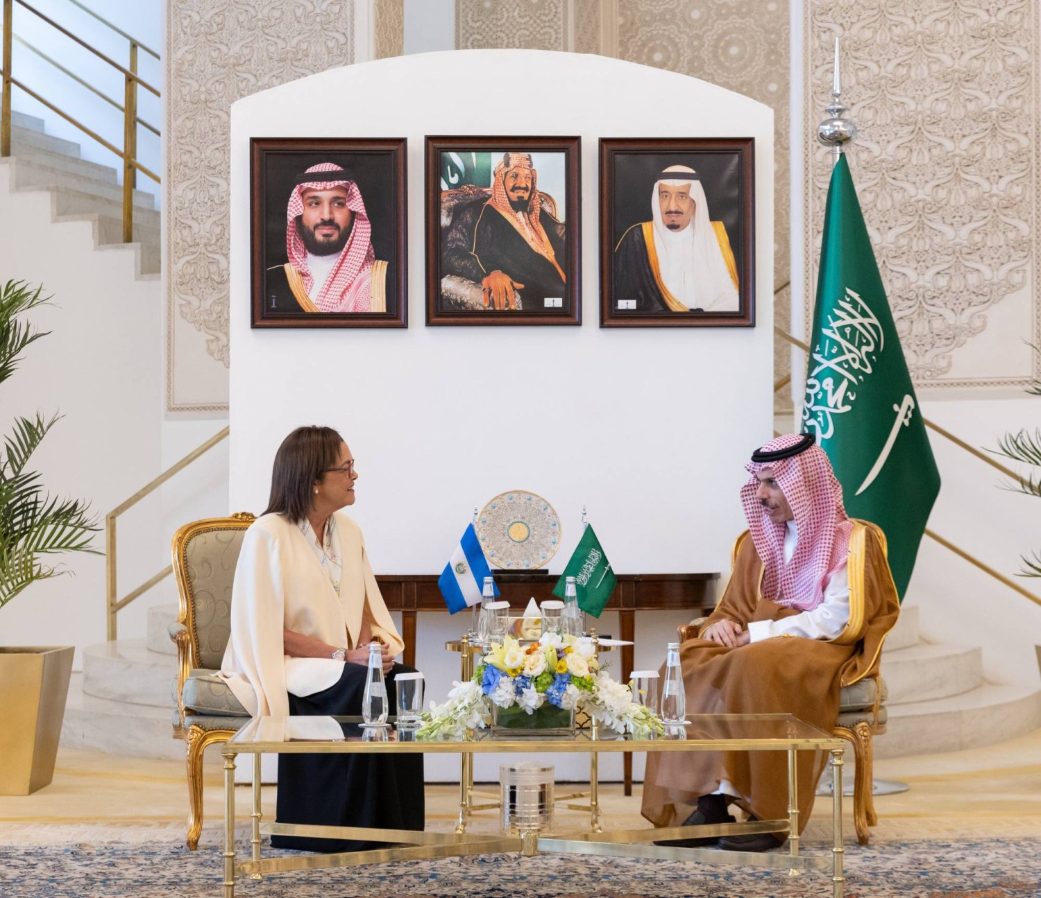 الأمير فيصل بن فرحان يستقبل الوزيرة ألكسندرا هيل تينوكو في الرياض (الخارجية السعودية)