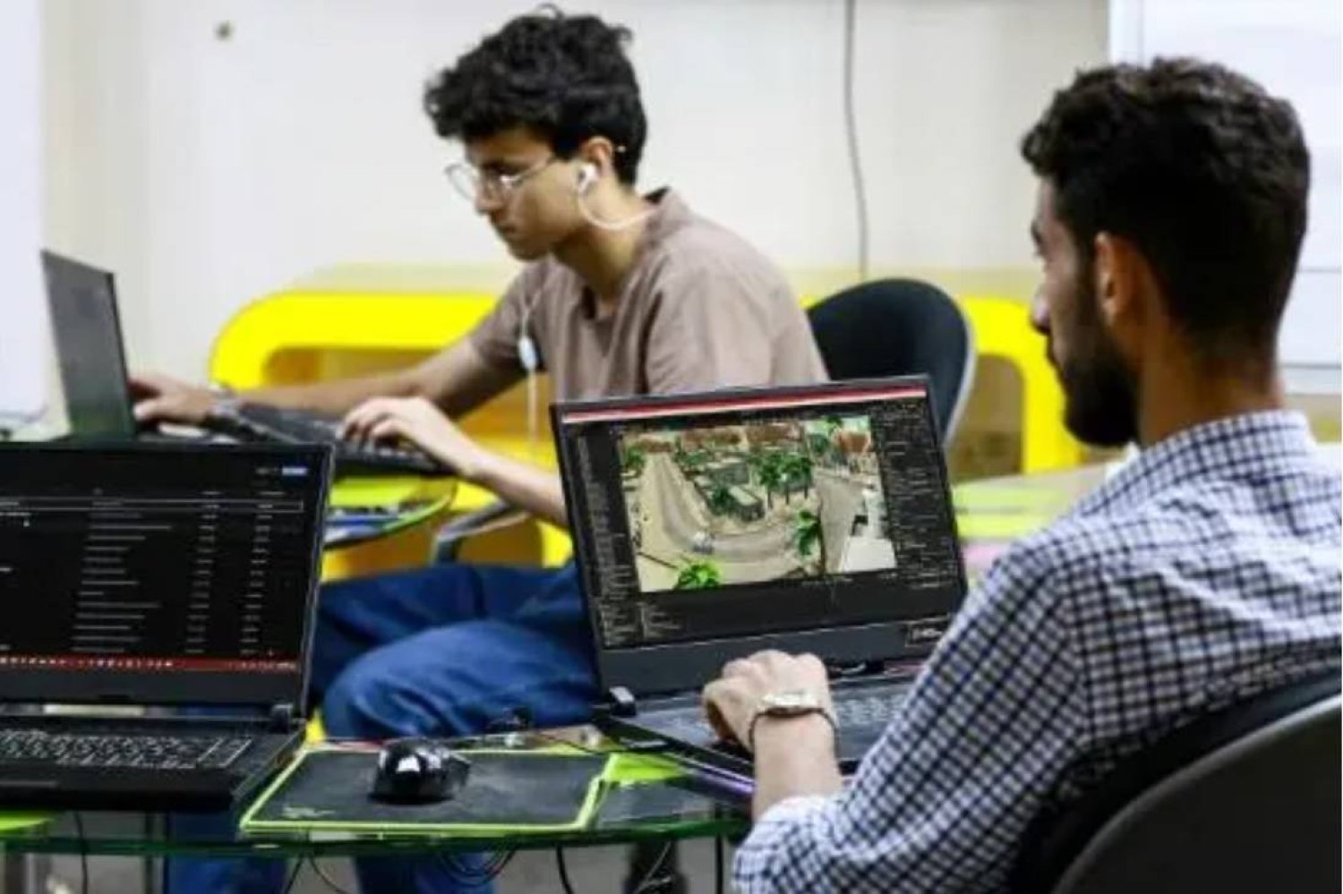 تدريب في مختبر الألعاب الأردني على صناعة الألعاب الإلكترونية في 20 سبتمبر 2023 (أ.ف.ب)